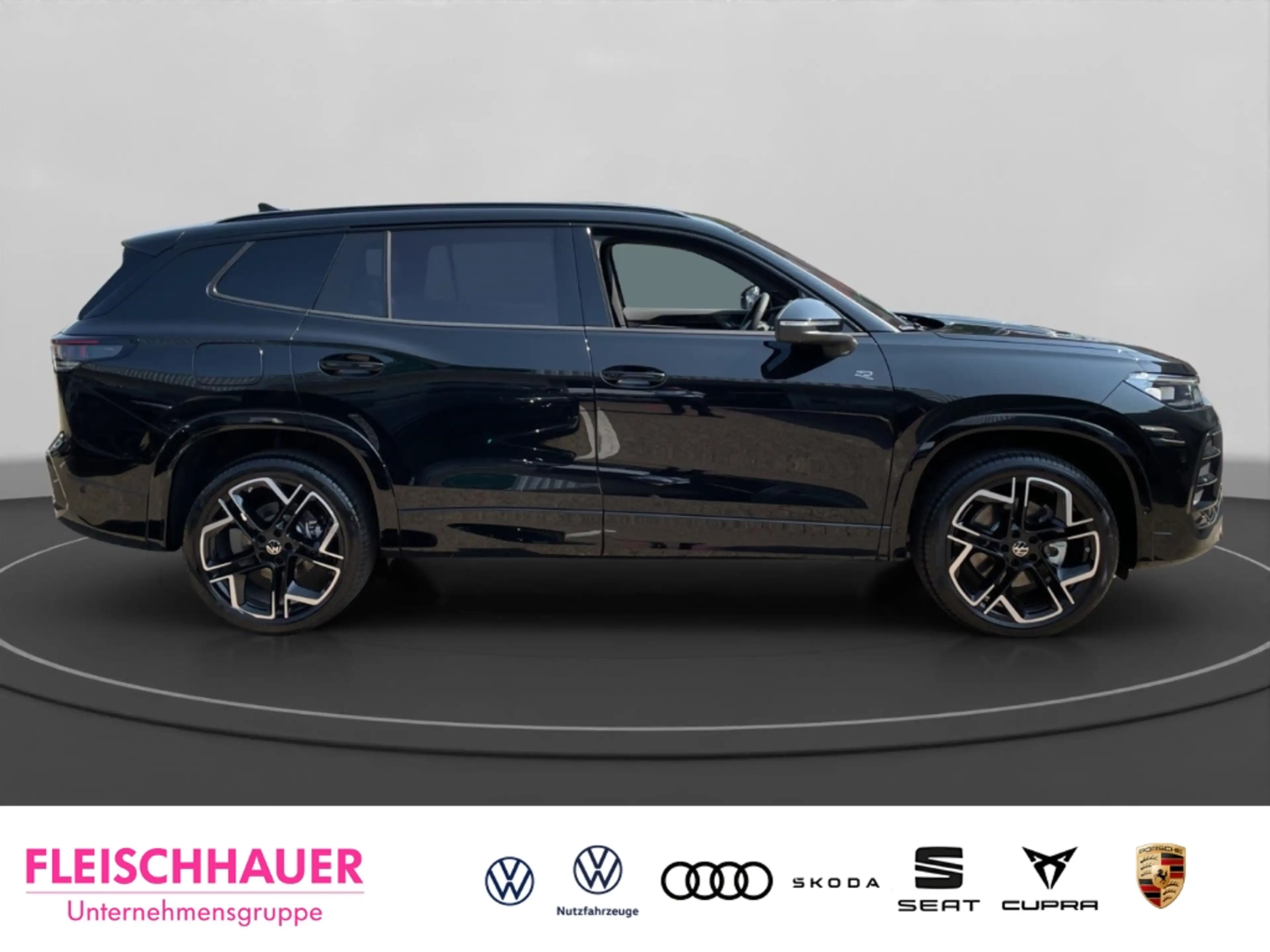 Volkswagen Tayron 1.5 TSI eHybrid 200kW R-Line AHK BLACK HUD PANO — photo 7