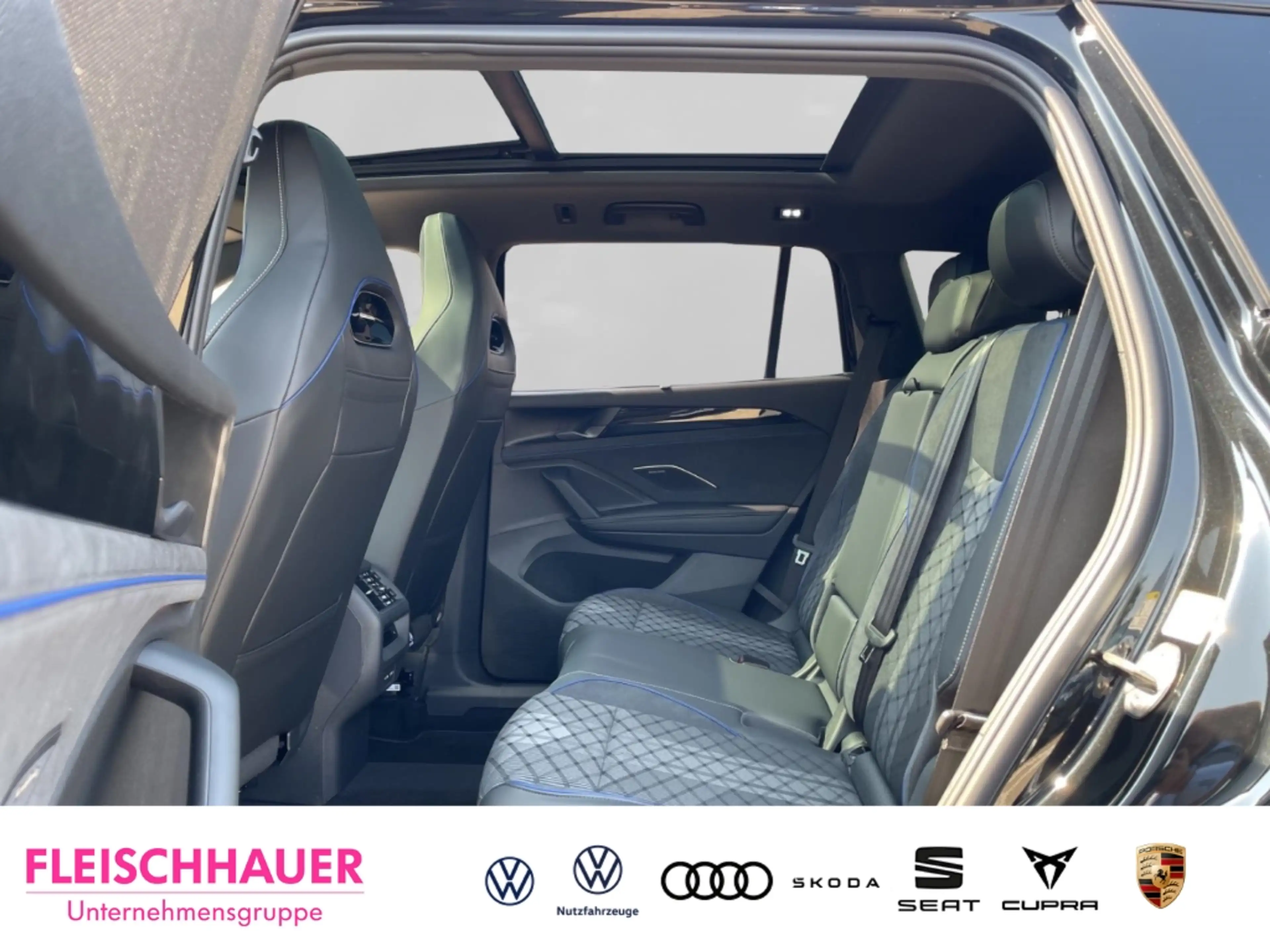 Volkswagen Tayron 1.5 TSI eHybrid 200kW R-Line AHK BLACK HUD PANO — photo 11