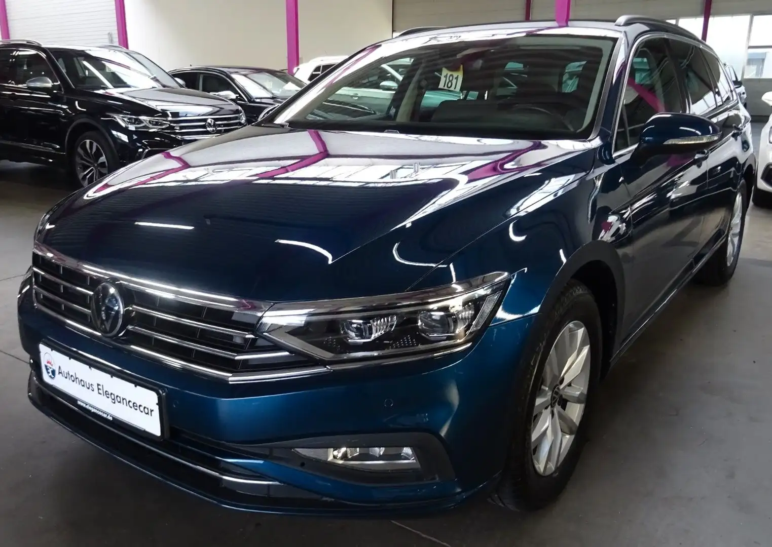 Volkswagen Passat Variant PASSAT 2.0TDI CL*DIGI*AHK*ACC*MATRIX*CAM*KEY*HUD Bleu - 1