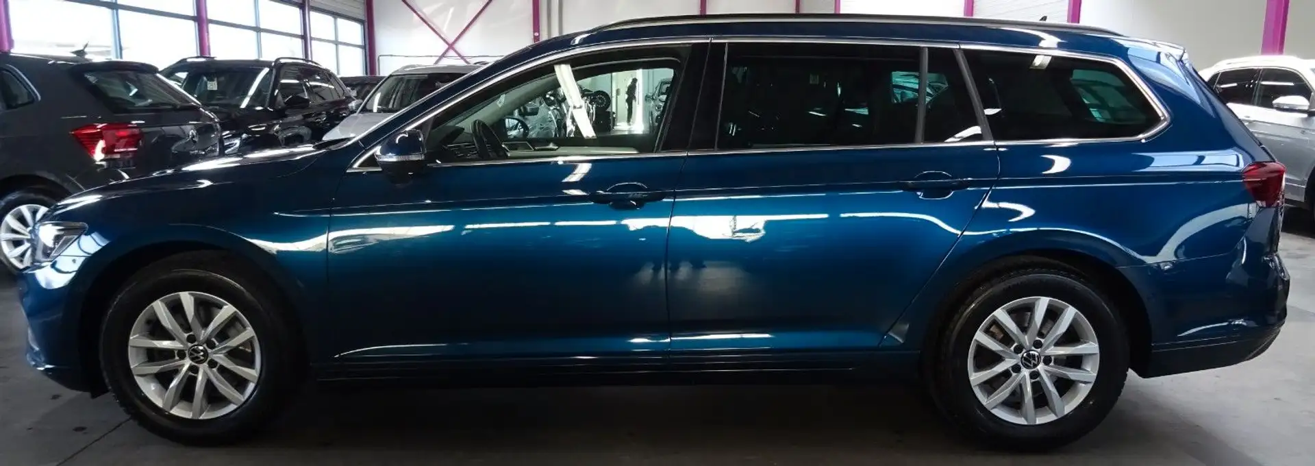 Volkswagen Passat Variant PASSAT 2.0TDI CL*DIGI*AHK*ACC*MATRIX*CAM*KEY*HUD Bleu - 2