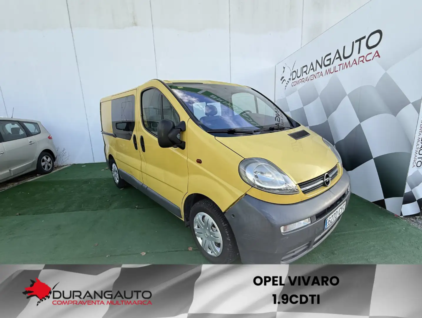 Opel Vivaro Com.6 1.9CDTI Corto 2700 100 Amarillo - 1