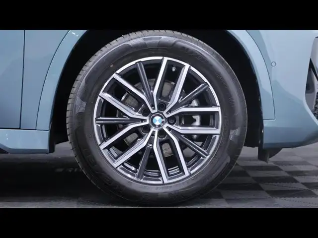 BMW X1 view 8