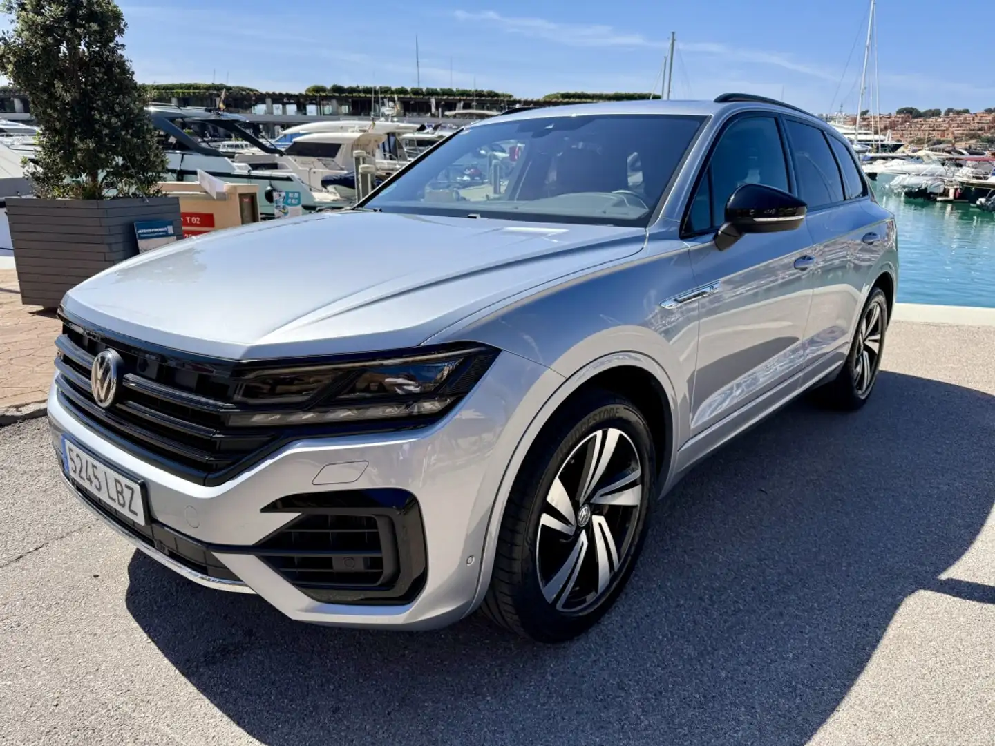 Volkswagen Touareg 3.0 TSI V6 R-Line Individual Atmosphere Tiptronic - 2