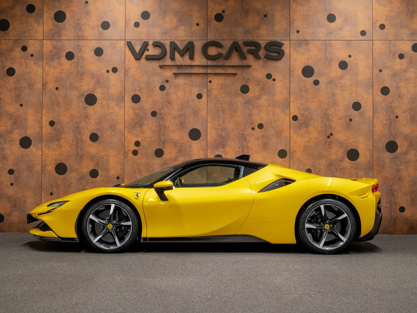 Ferrari SF90 Stradale 4.0 V8 | Lift | Carbon | Racing Seats | Giallo Tri Gelb - 2