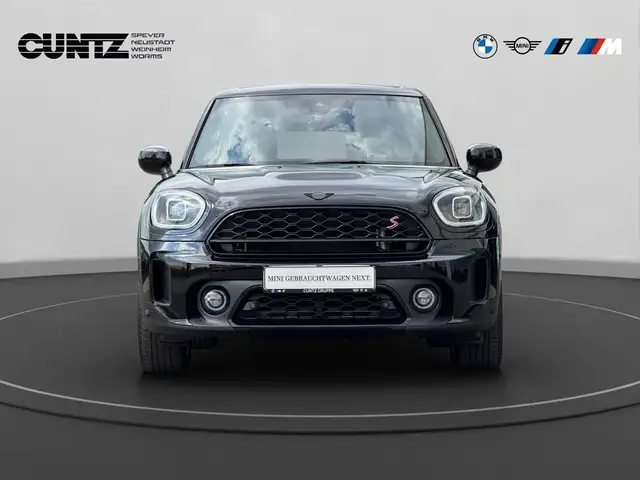 Mini Countryman view 2