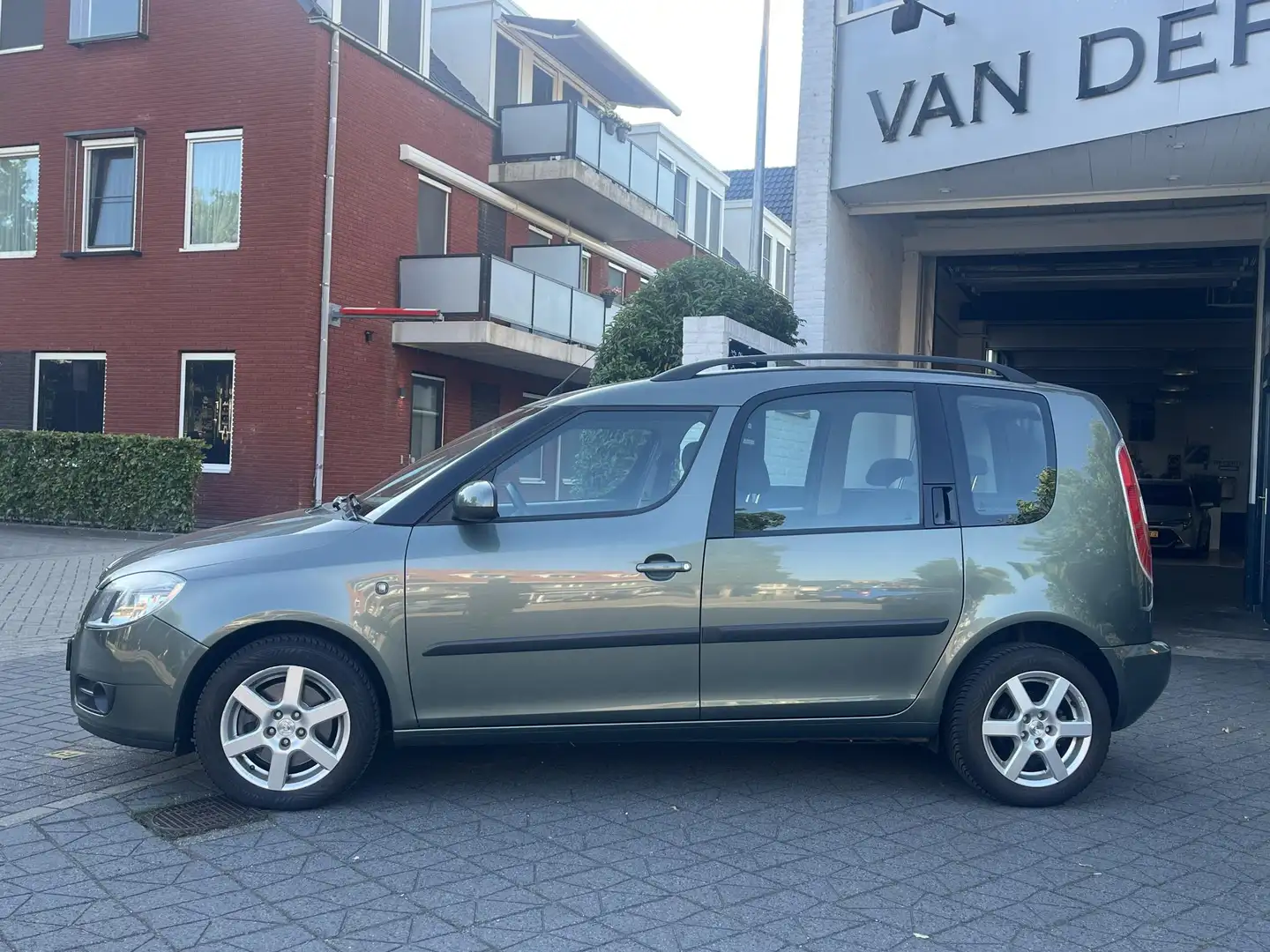 Skoda Roomster 1.6-16V Style Vestiging Driebergen Verde - 2