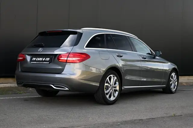 Mercedes-Benz C view 3