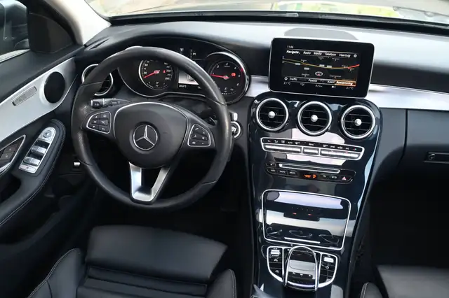 Mercedes-Benz C view 9