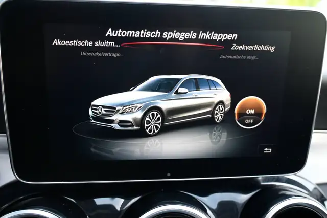 Mercedes-Benz C view 15