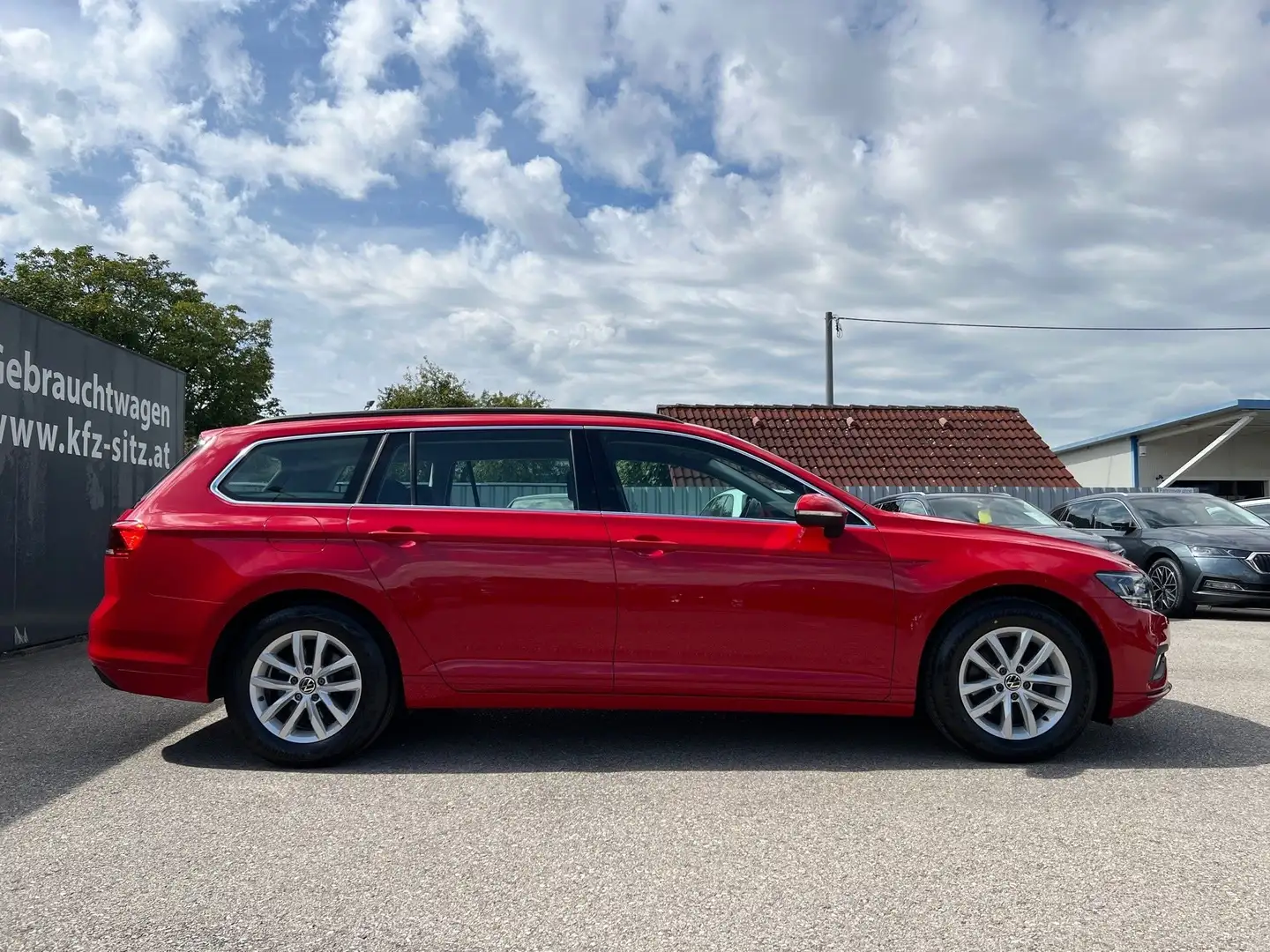 Volkswagen Passat Variant Business 2,0 TDI DSG | NP: € 52.900 Rot - 2