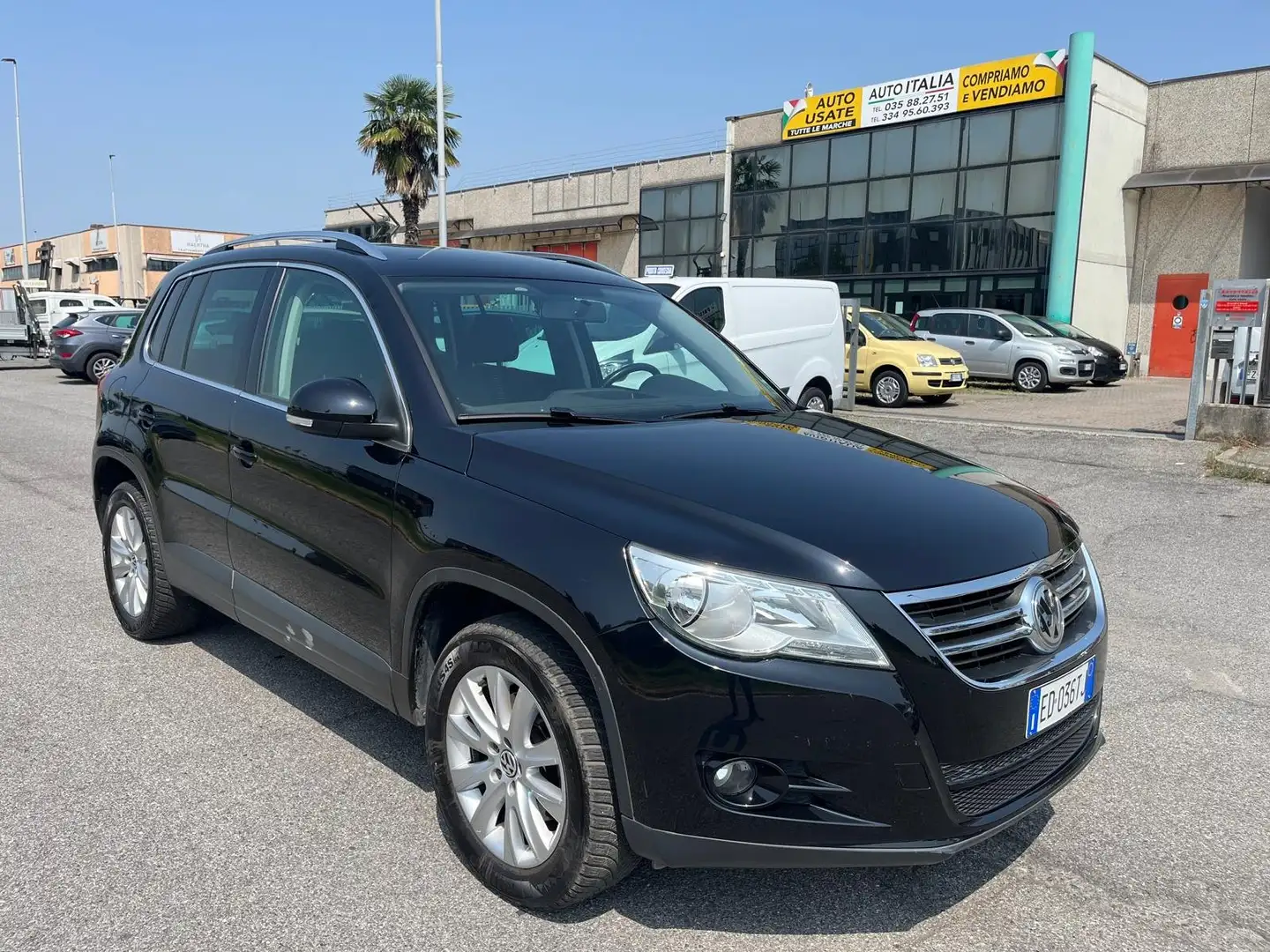 Volkswagen Tiguan Tiguan 2.0 tdi Sport Nero - 2