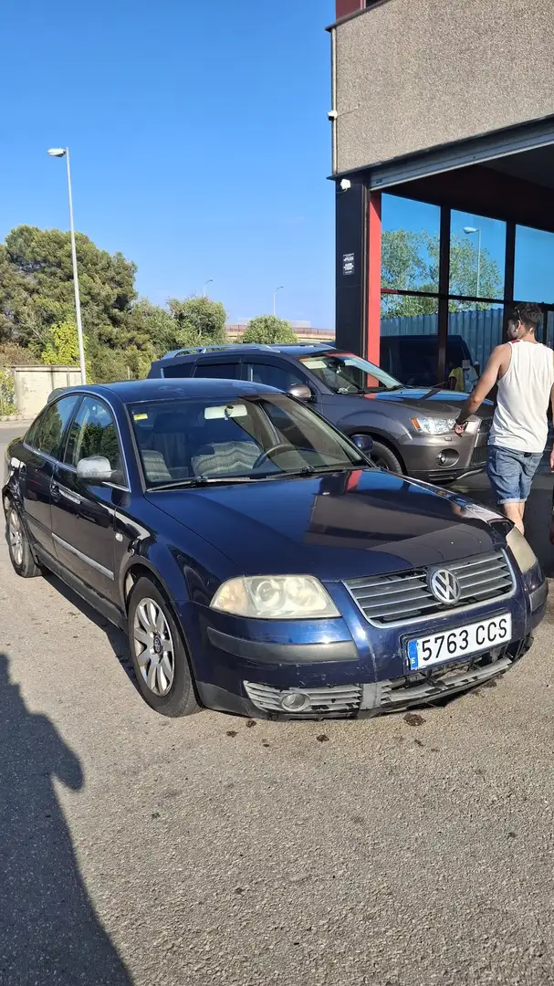 Volkswagen Passat 1.9TDI Advance - 1