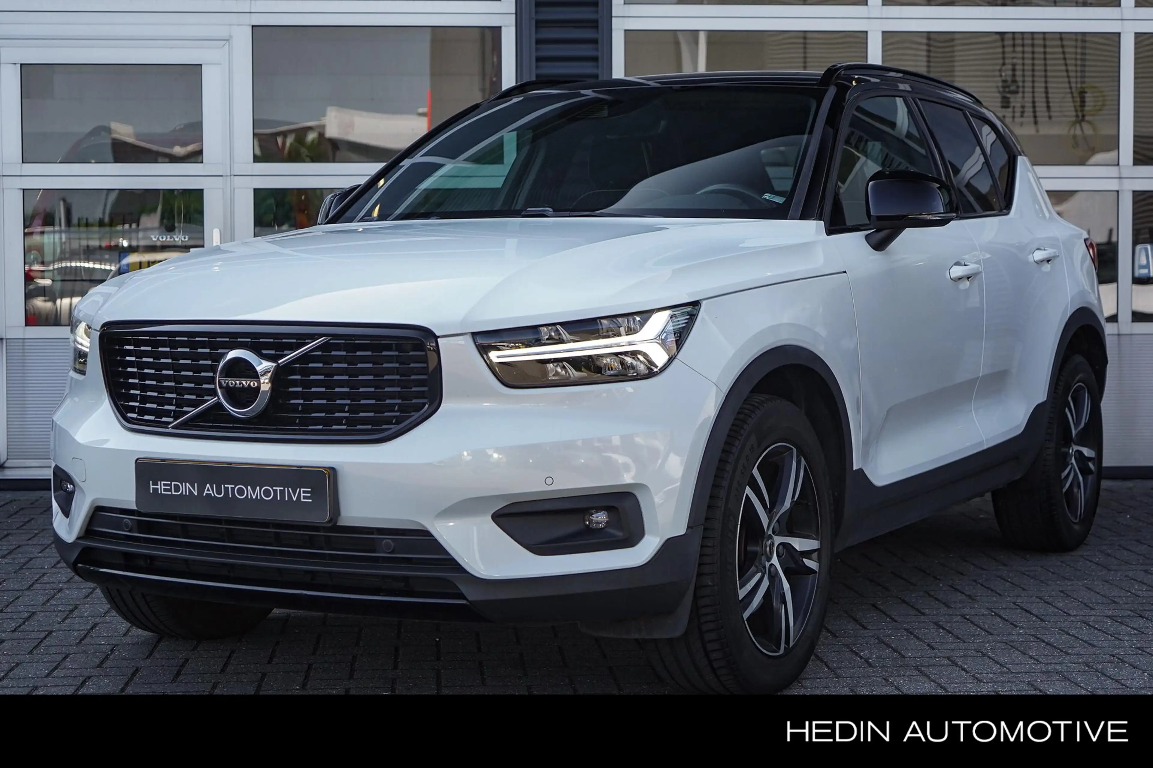 Volvo XC40 2.0 T4 R-Design | Parkeercamera | Adaptive Cruise
