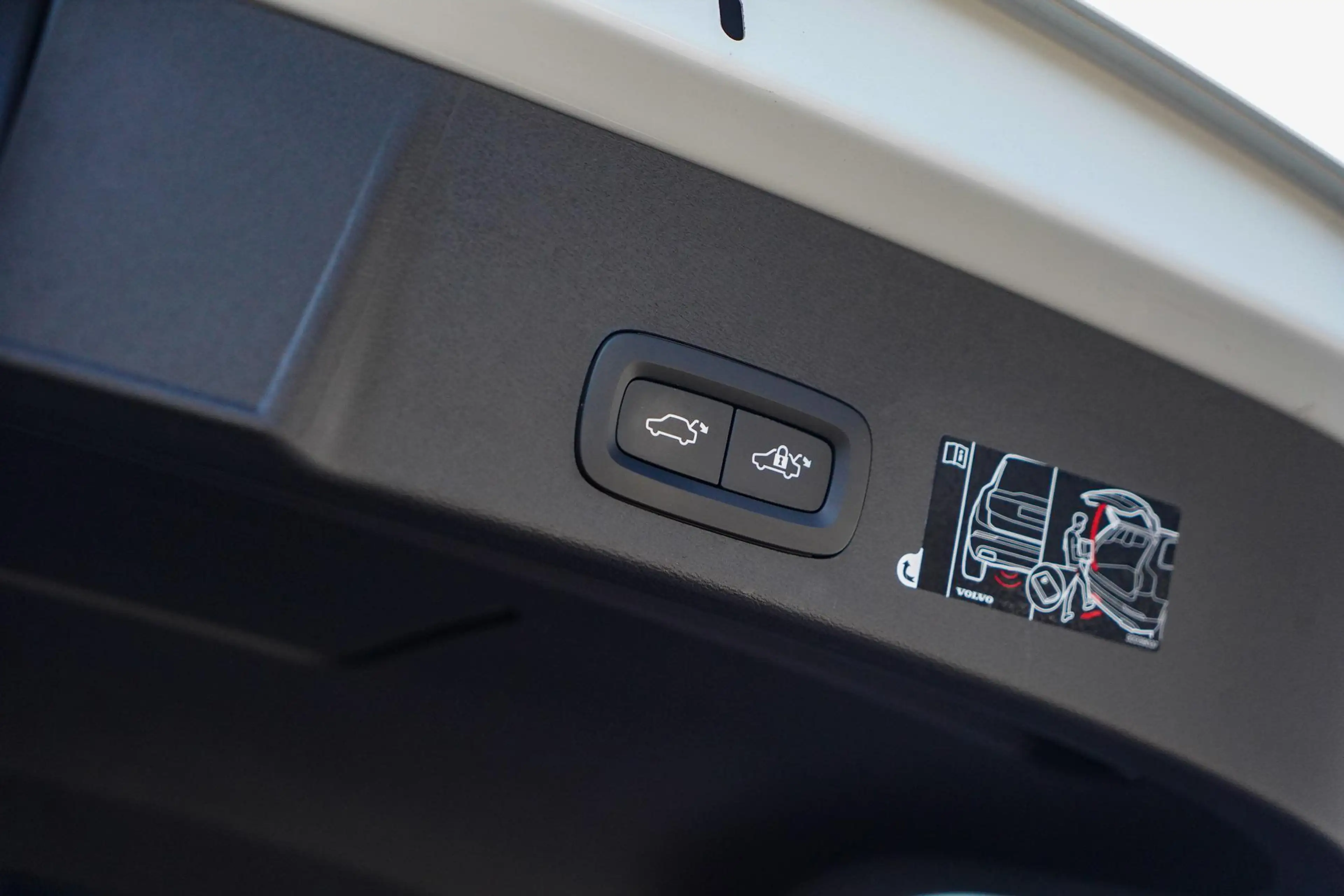 Volvo XC40 2.0 T4 R-Design | Parkeercamera | Adaptive Cruise — photo 11