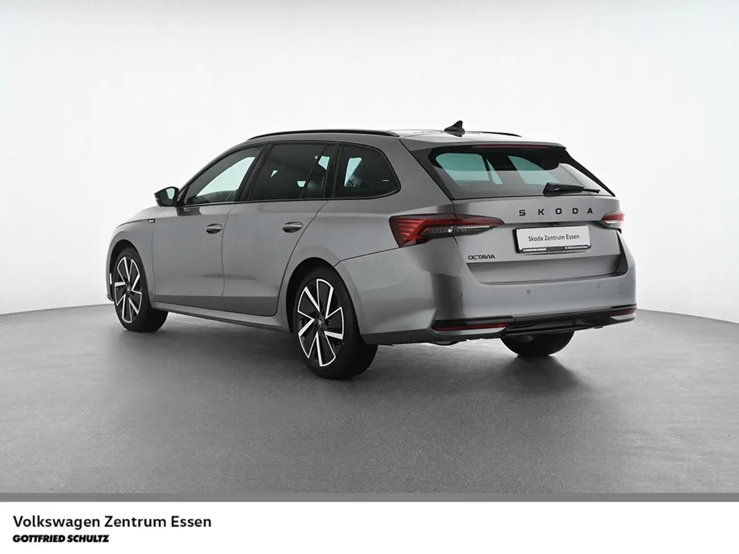 Skoda Octavia Combi Sportline eTSI DSG Matrix AHK Panorama R-Kam Grau - 2
