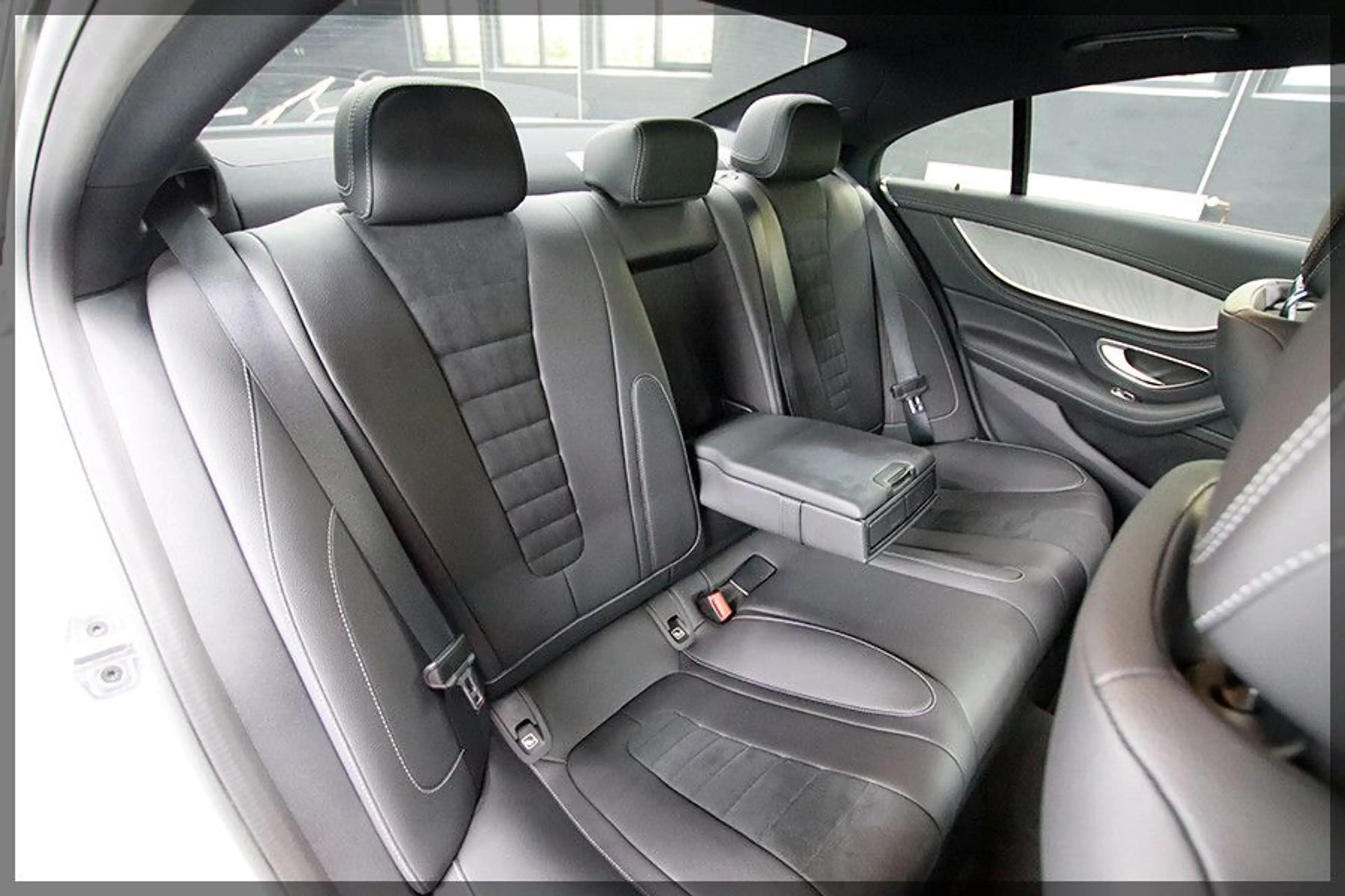 Mercedes-Benz CLS 450 4Matic AMG PANO / JUNGE STERNE / CAM — photo 15