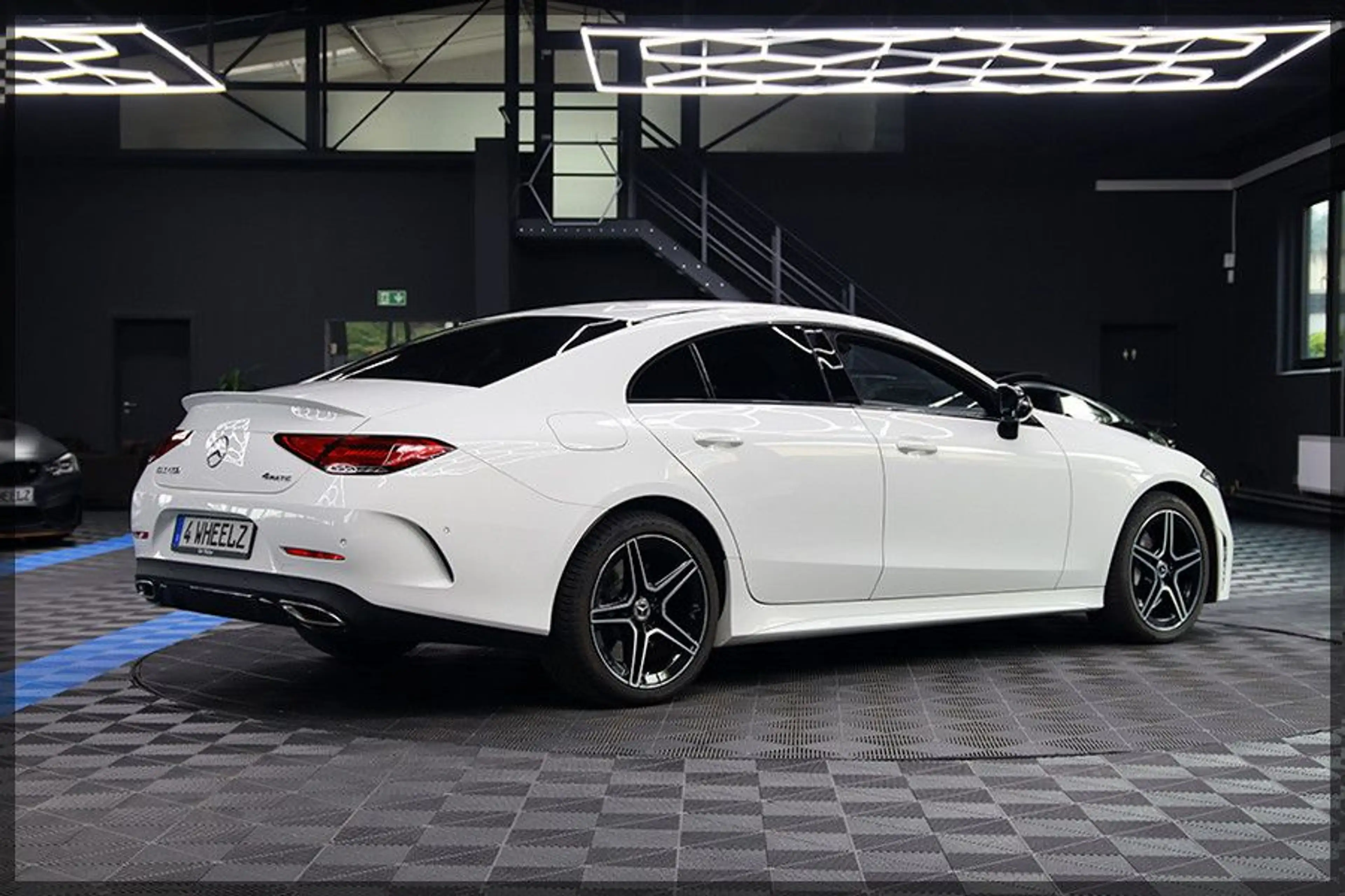 Mercedes-Benz CLS 450 4Matic AMG PANO / JUNGE STERNE / CAM — photo 5