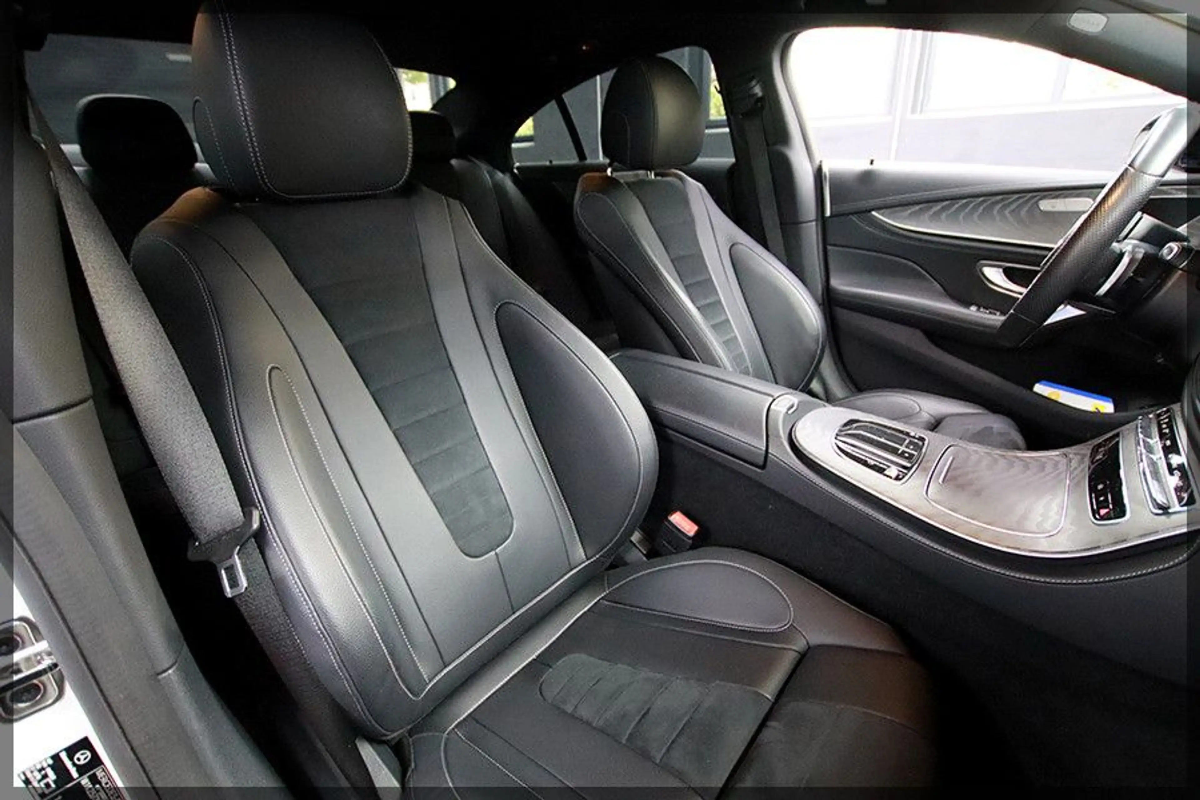 Mercedes-Benz CLS 450 4Matic AMG PANO / JUNGE STERNE / CAM — photo 14