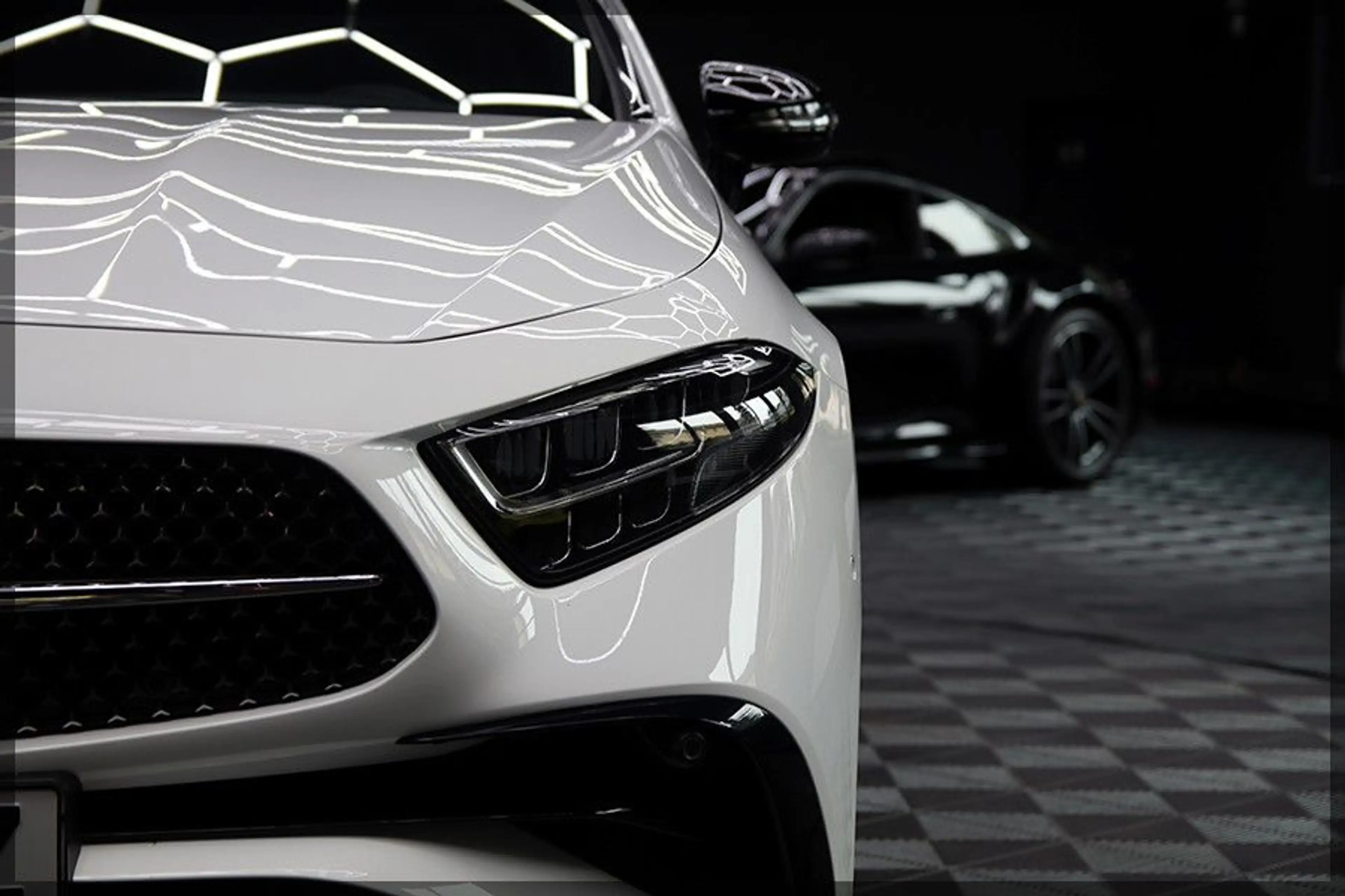 Mercedes-Benz CLS 450 4Matic AMG PANO / JUNGE STERNE / CAM — photo 9