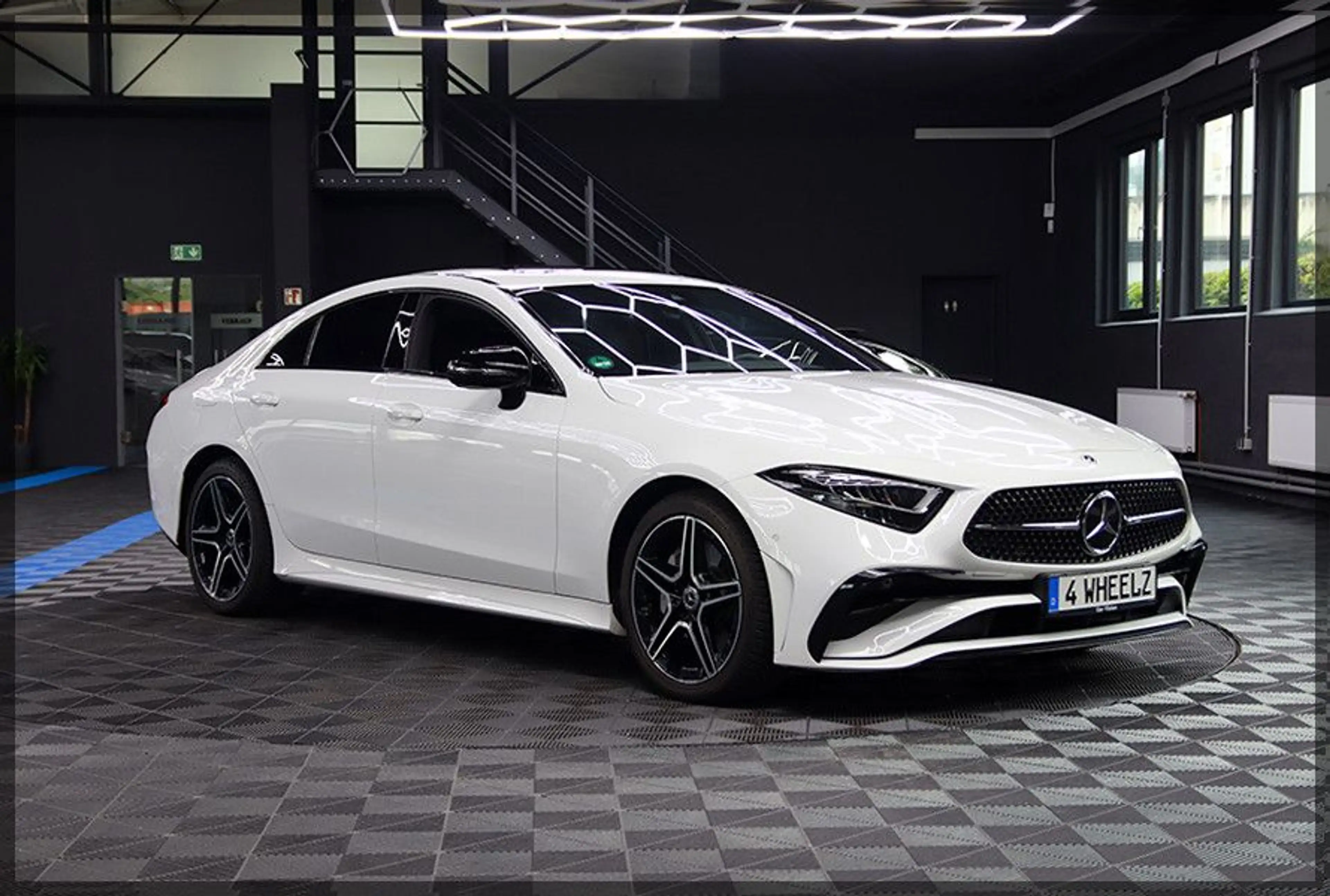 Mercedes-Benz CLS 450 4Matic AMG PANO / JUNGE STERNE / CAM