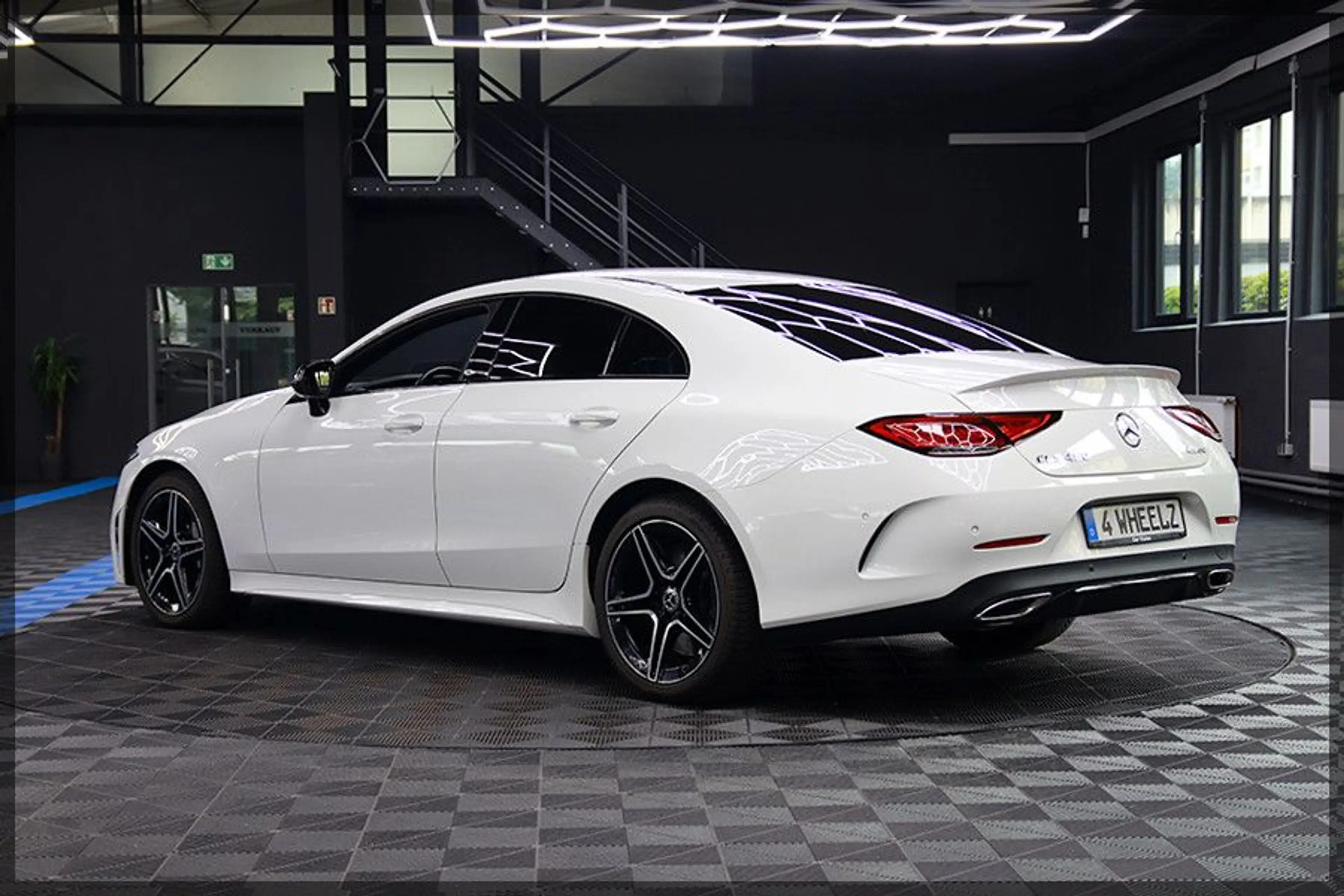 Mercedes-Benz CLS 450 4Matic AMG PANO / JUNGE STERNE / CAM — photo 6