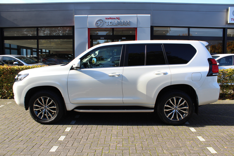 Toyota Land Cruiser 2.8 D-4D-F Executive Window Van | Rijklaar | Trekh — photo 2