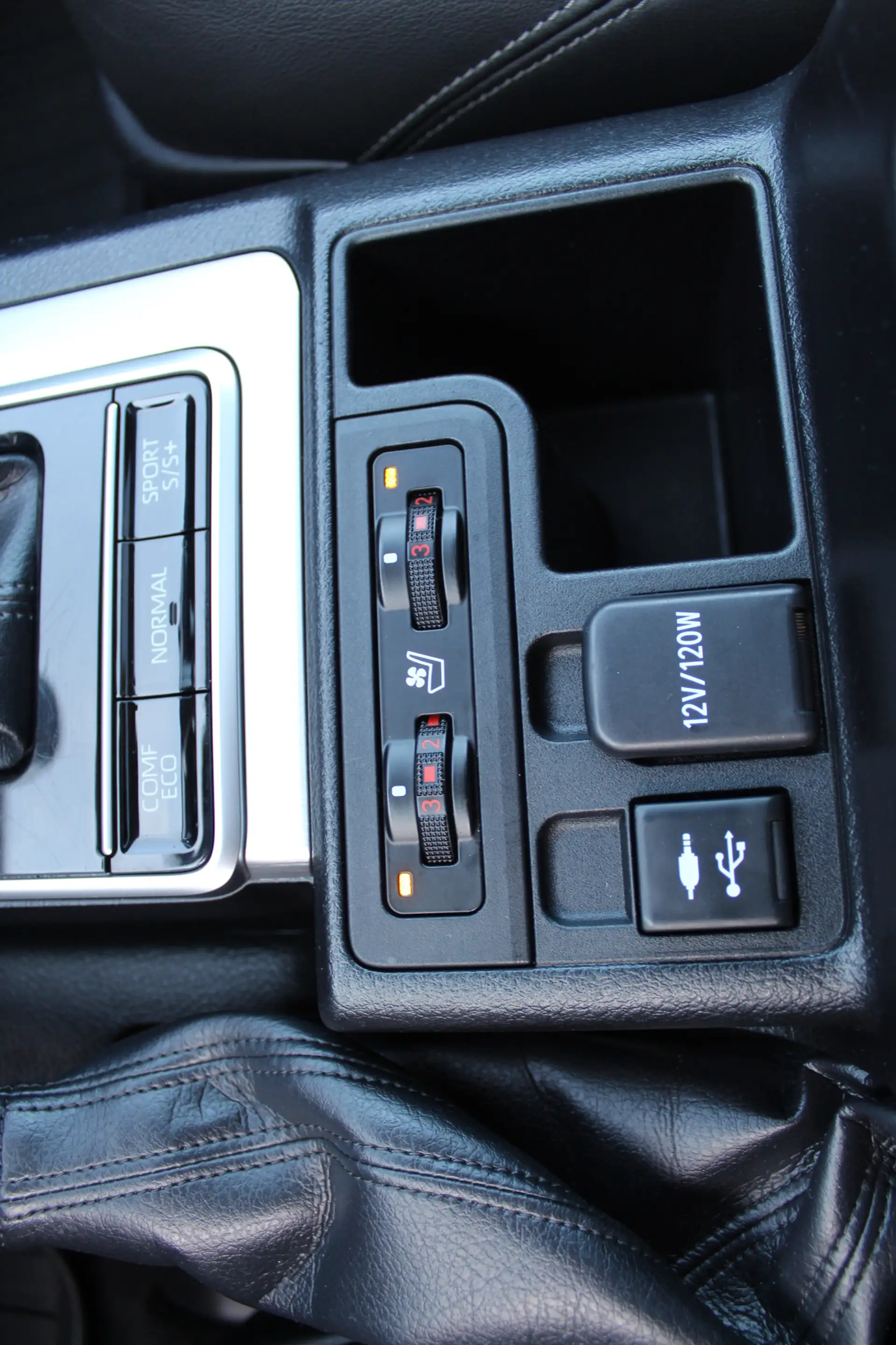 Toyota Land Cruiser 2.8 D-4D-F Executive Window Van | Rijklaar | Trekh — photo 10