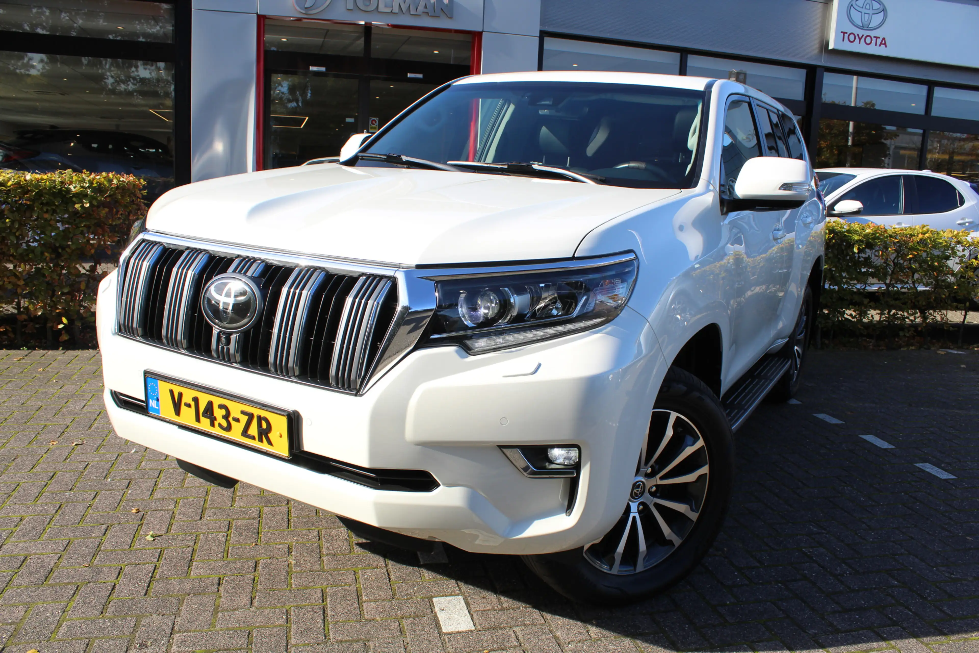 Toyota Land Cruiser 2.8 D-4D-F Executive Window Van | Rijklaar | Trekh — photo 27
