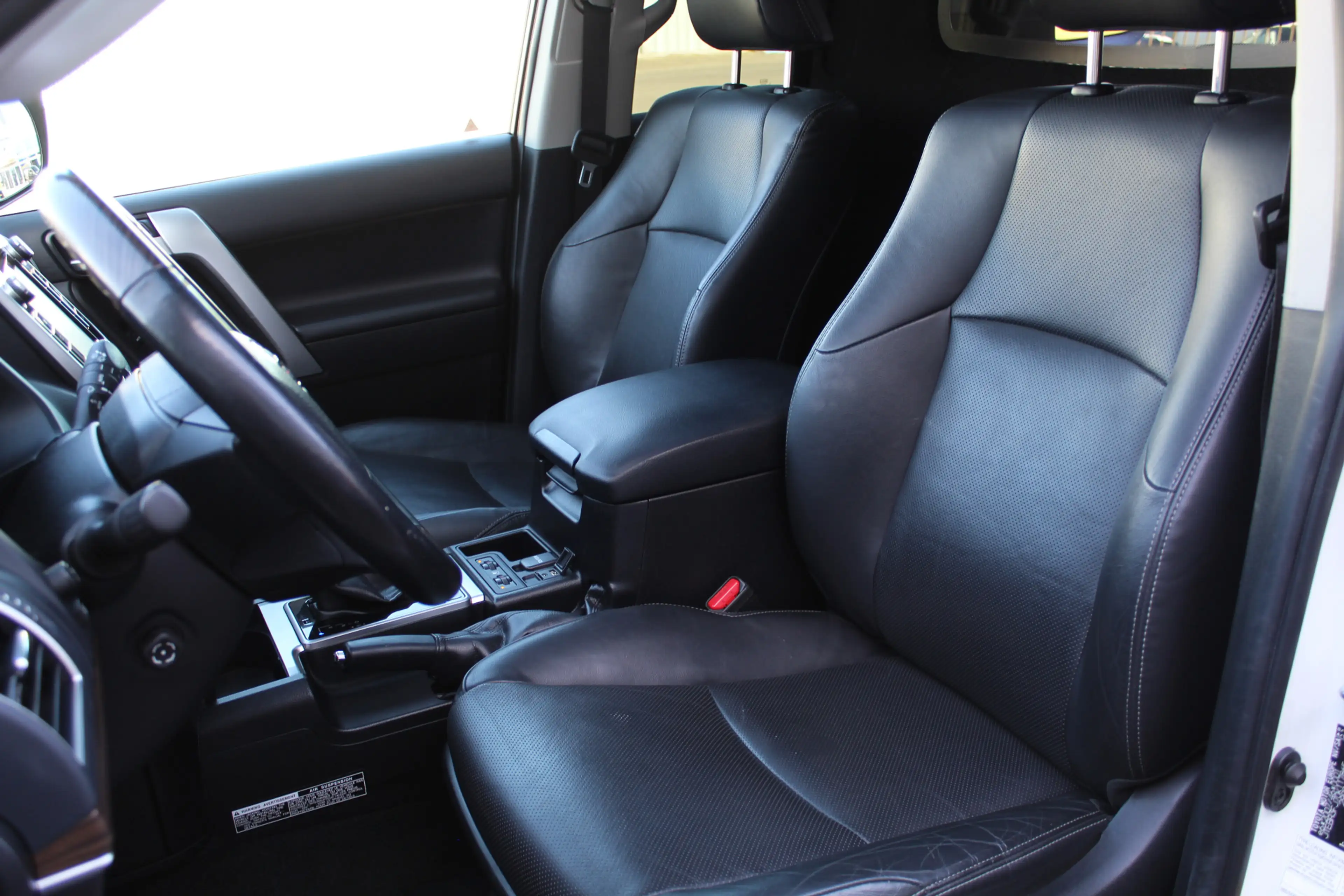 Toyota Land Cruiser 2.8 D-4D-F Executive Window Van | Rijklaar | Trekh — photo 7
