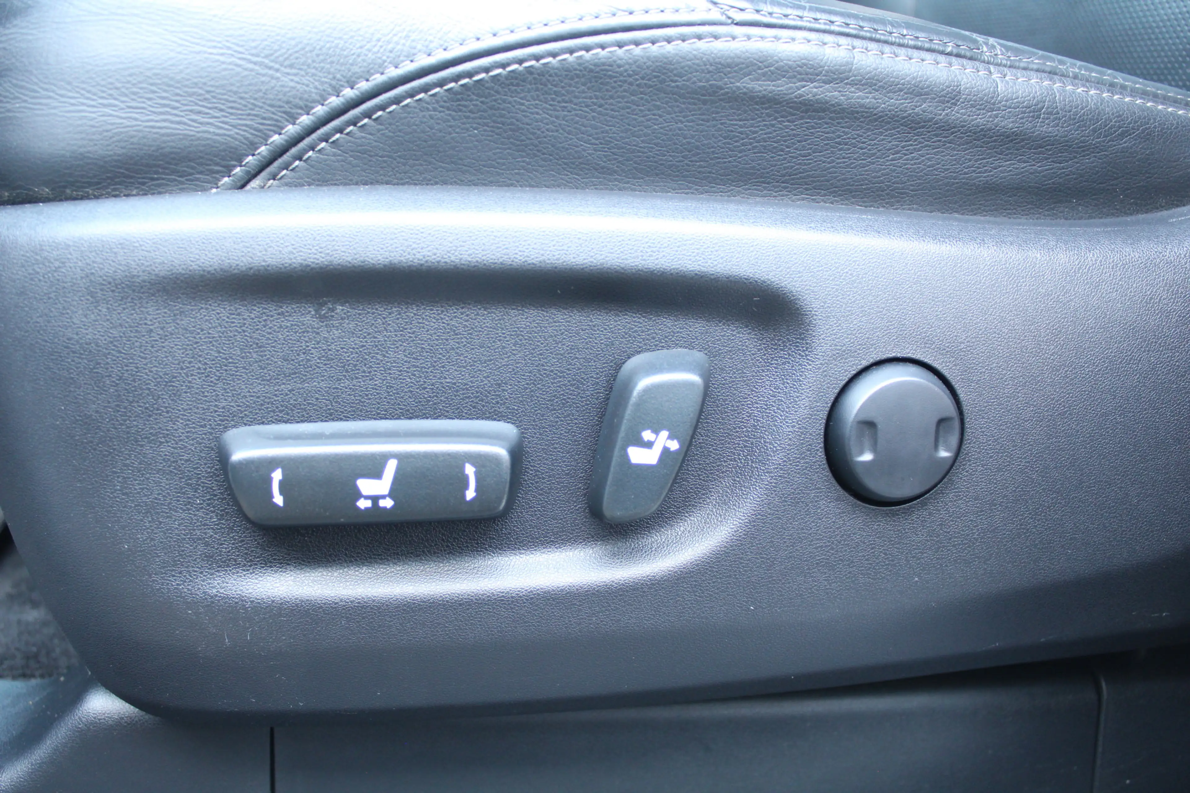 Toyota Land Cruiser 2.8 D-4D-F Executive Window Van | Rijklaar | Trekh — photo 9