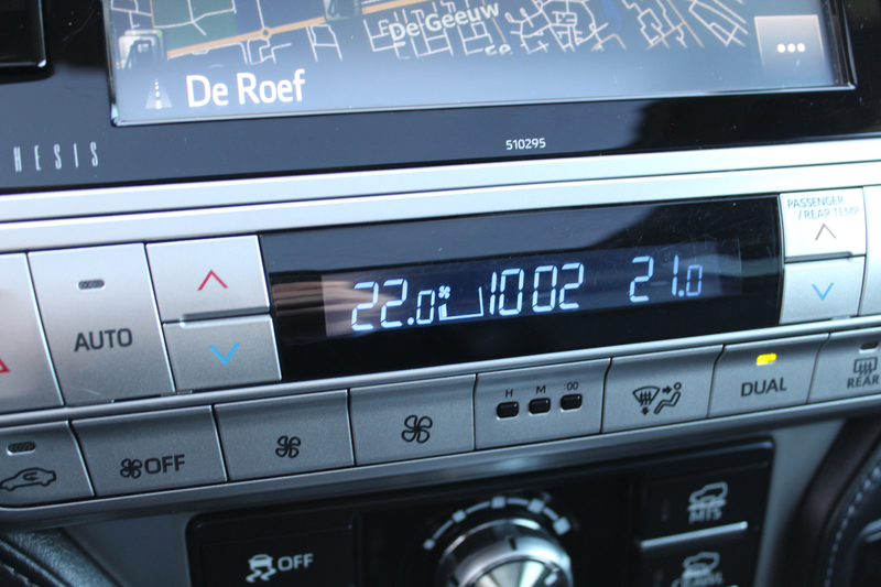 Toyota Land Cruiser 2.8 D-4D-F Executive Window Van | Rijklaar | Trekh — photo 24