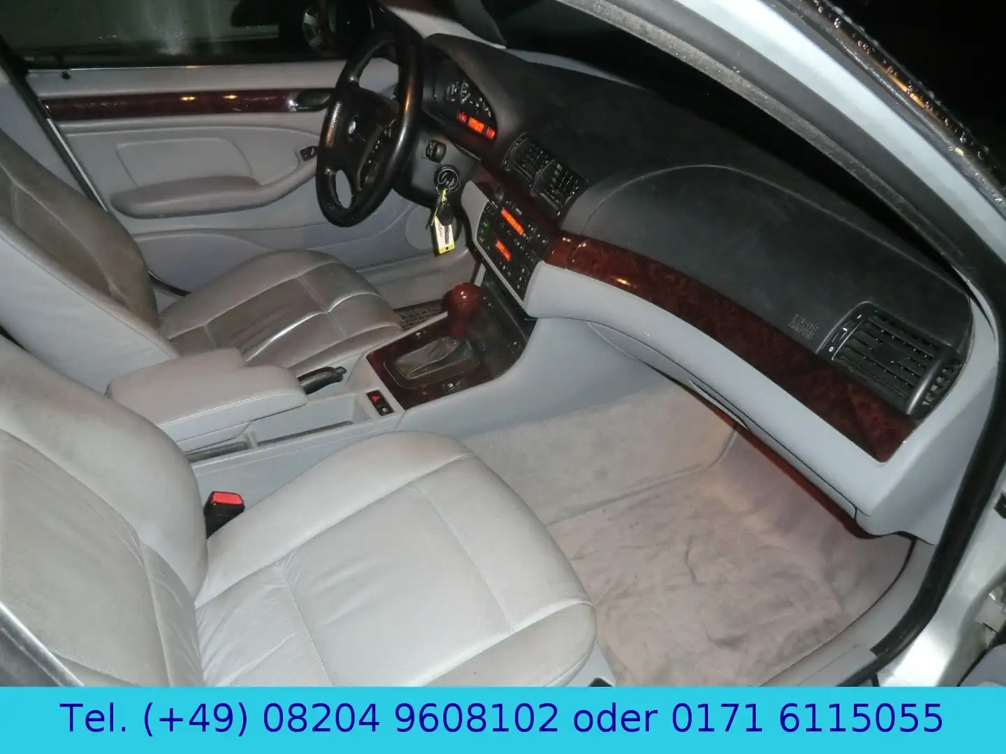 BMW 320 i Touring Automatik/Leder/AHK/2.Hand Silber - 2