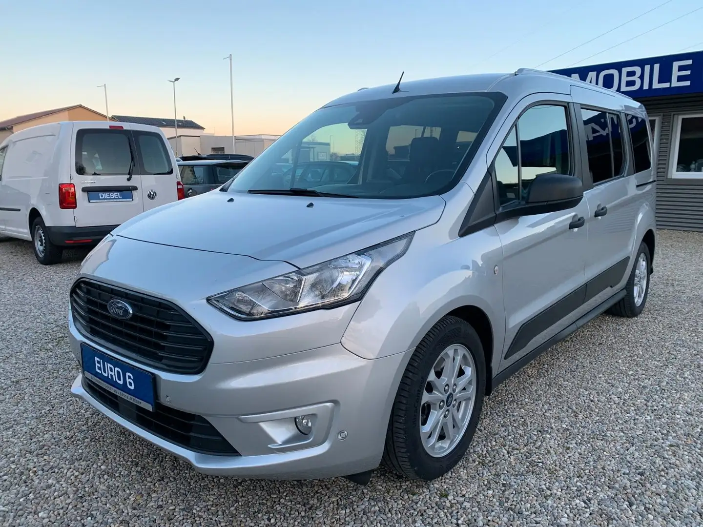 Ford Grand Tourneo Connect 1.5 Trend 7. Sitzer SHZ Plateado - 2