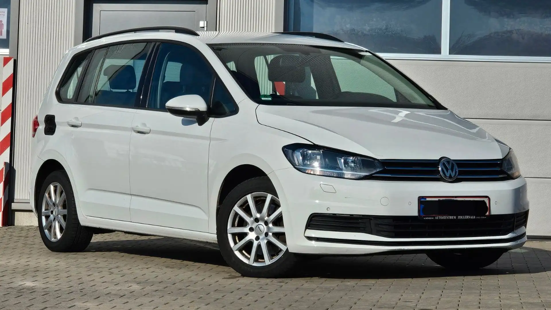 Volkswagen Touran Comf BMT/Start-Stopp Klima Shzg ACC PDC Weiß - 1