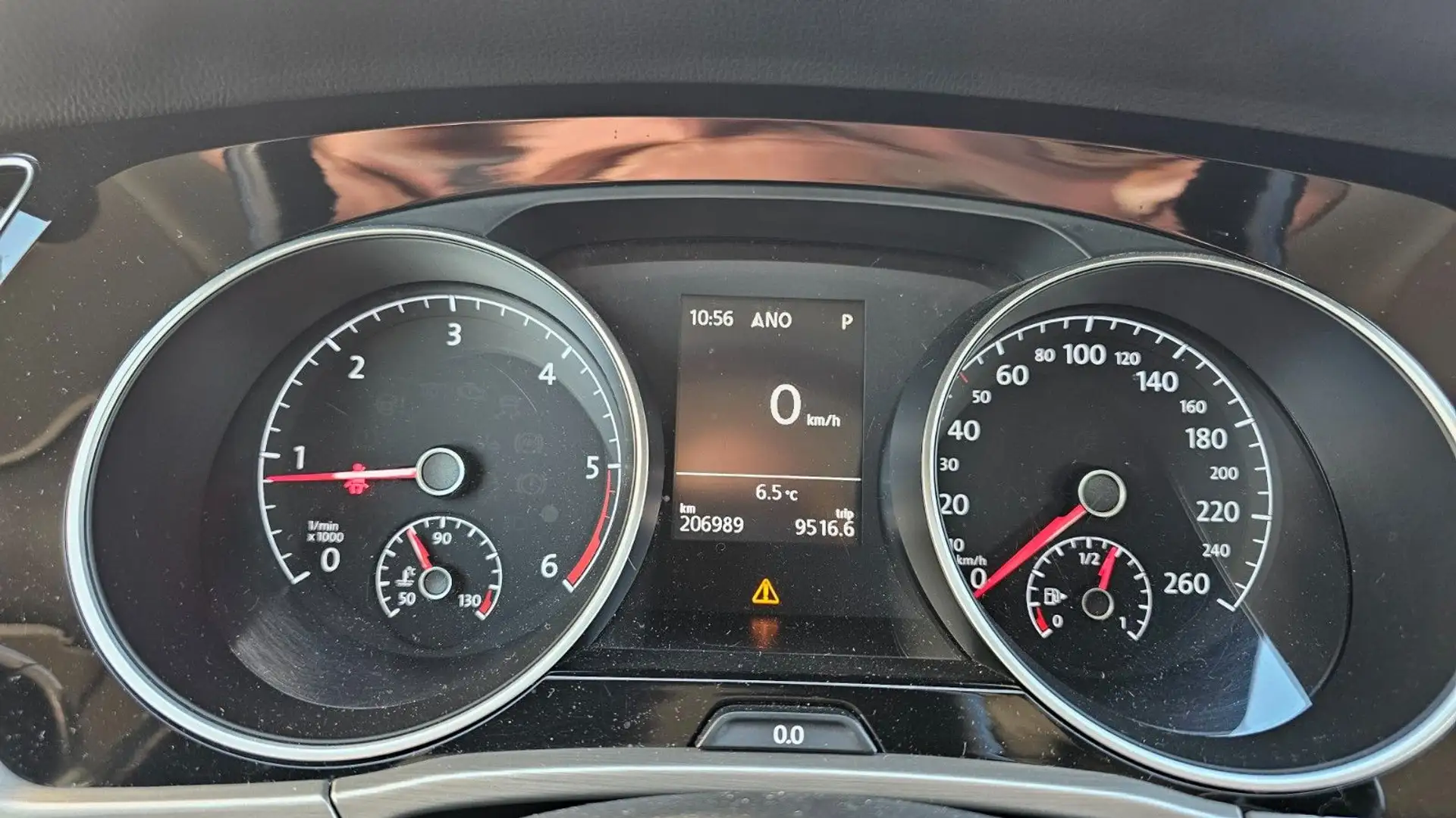 Volkswagen Touran Comf BMT/Start-Stopp Klima Shzg ACC PDC Weiß - 2