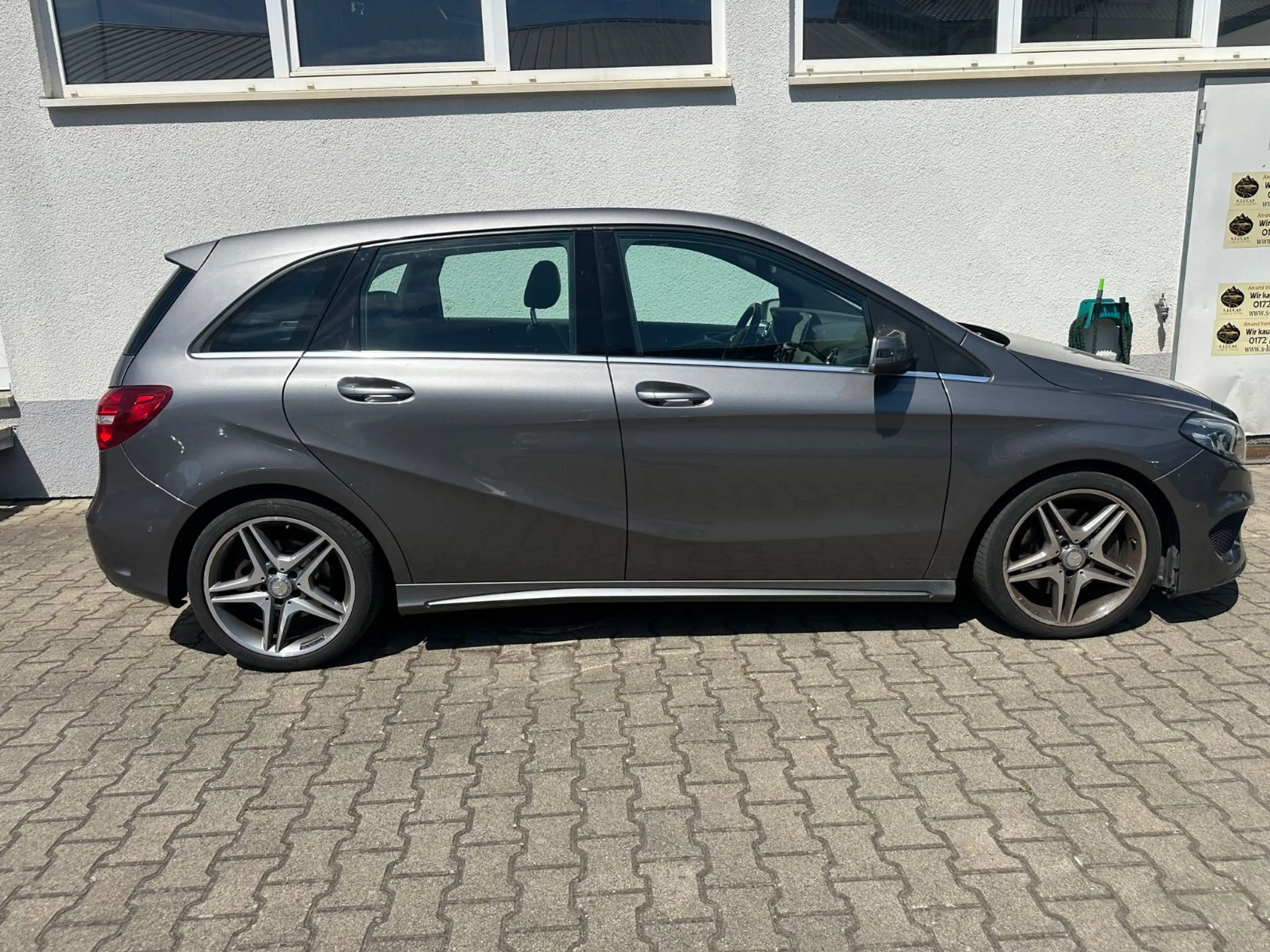 Mercedes-Benz B 220 CDI AMG Pannorama/Leder/Bi-Xenon/PDC — photo 14
