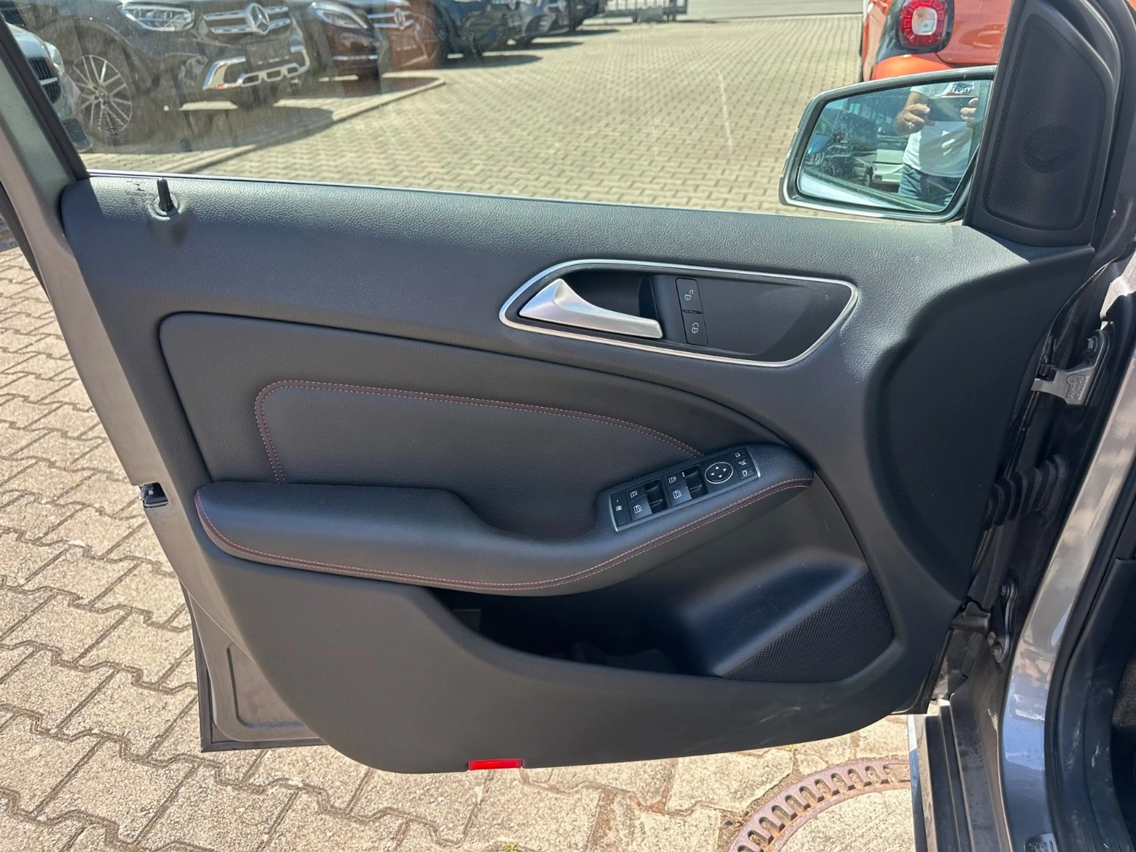 Mercedes-Benz B 220 CDI AMG Pannorama/Leder/Bi-Xenon/PDC — photo 8