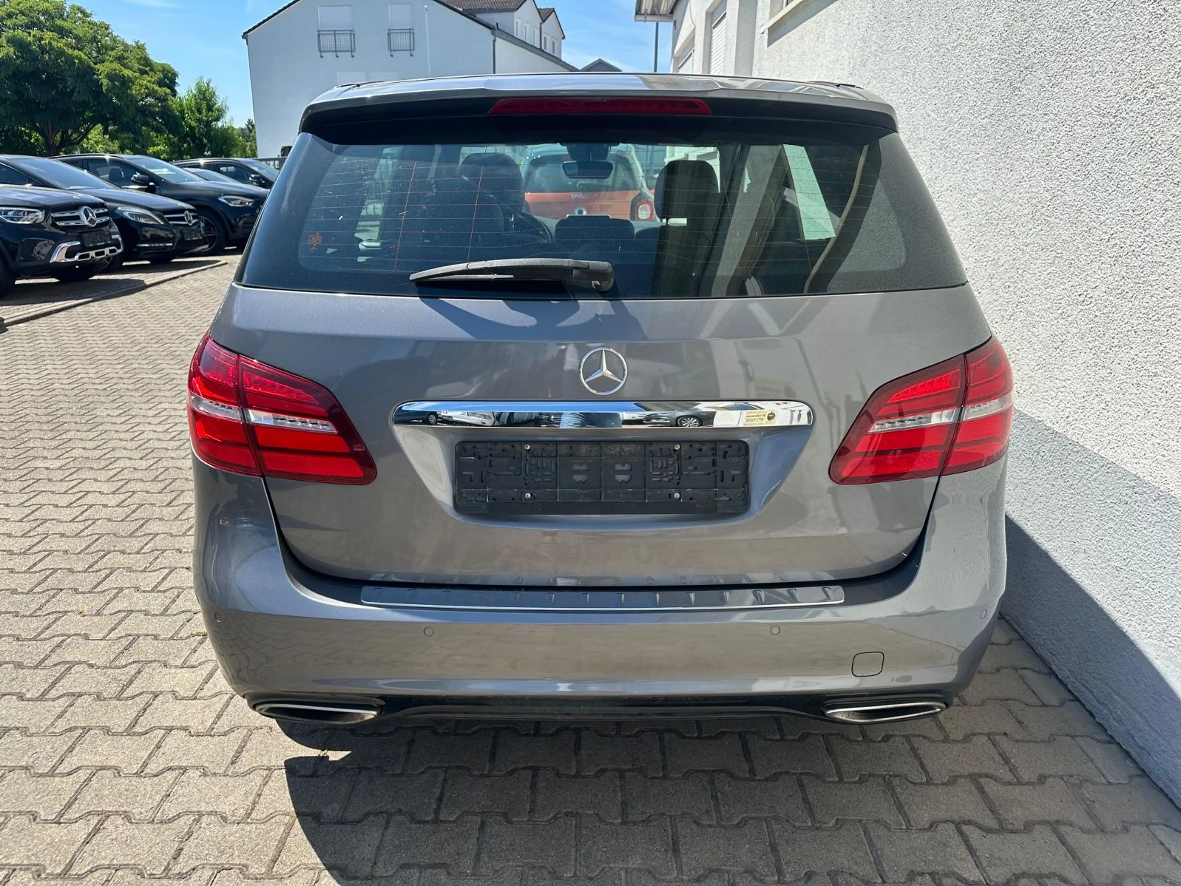 Mercedes-Benz B 220 CDI AMG Pannorama/Leder/Bi-Xenon/PDC — photo 3
