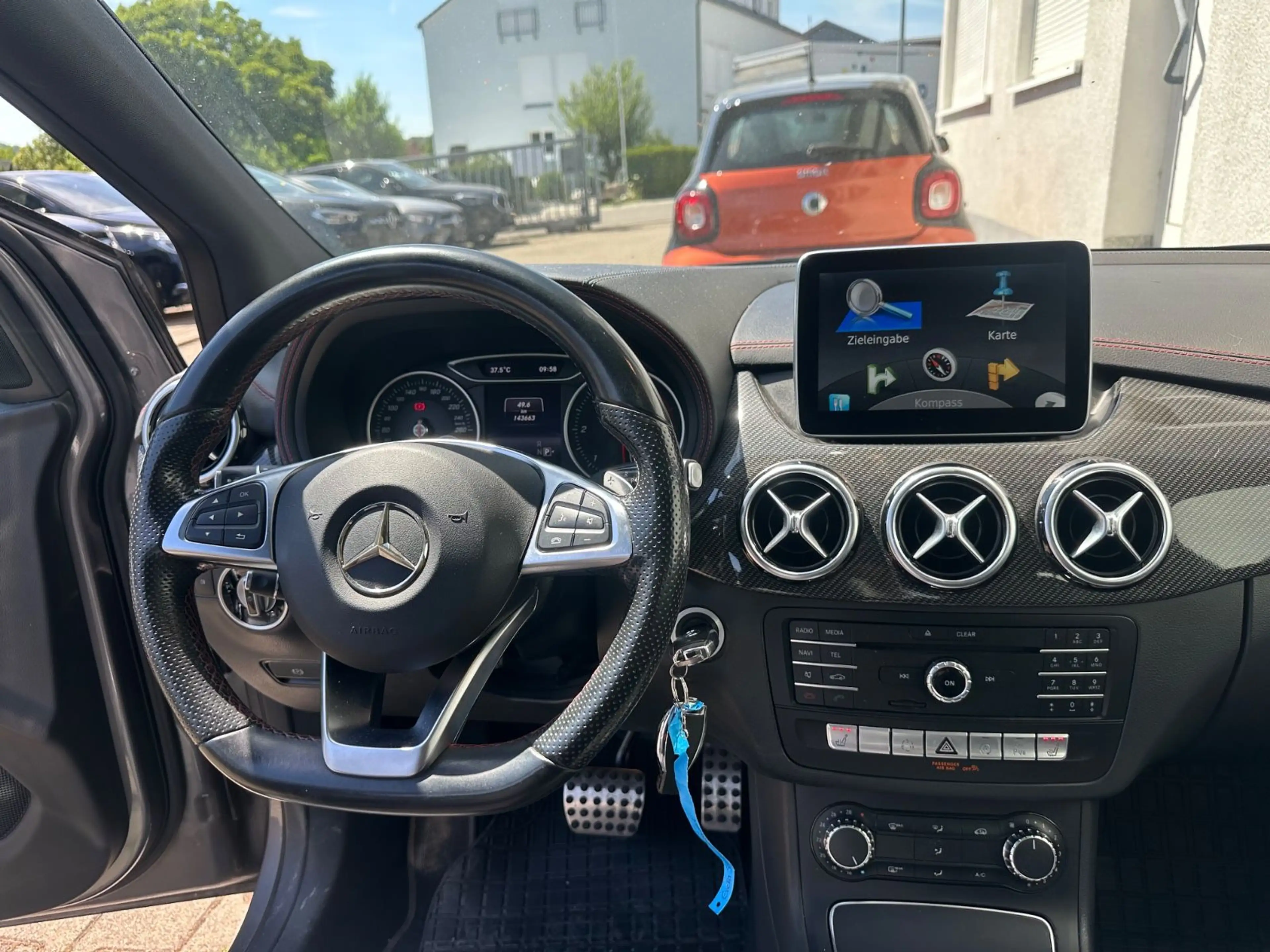 Mercedes-Benz B 220 CDI AMG Pannorama/Leder/Bi-Xenon/PDC — photo 11