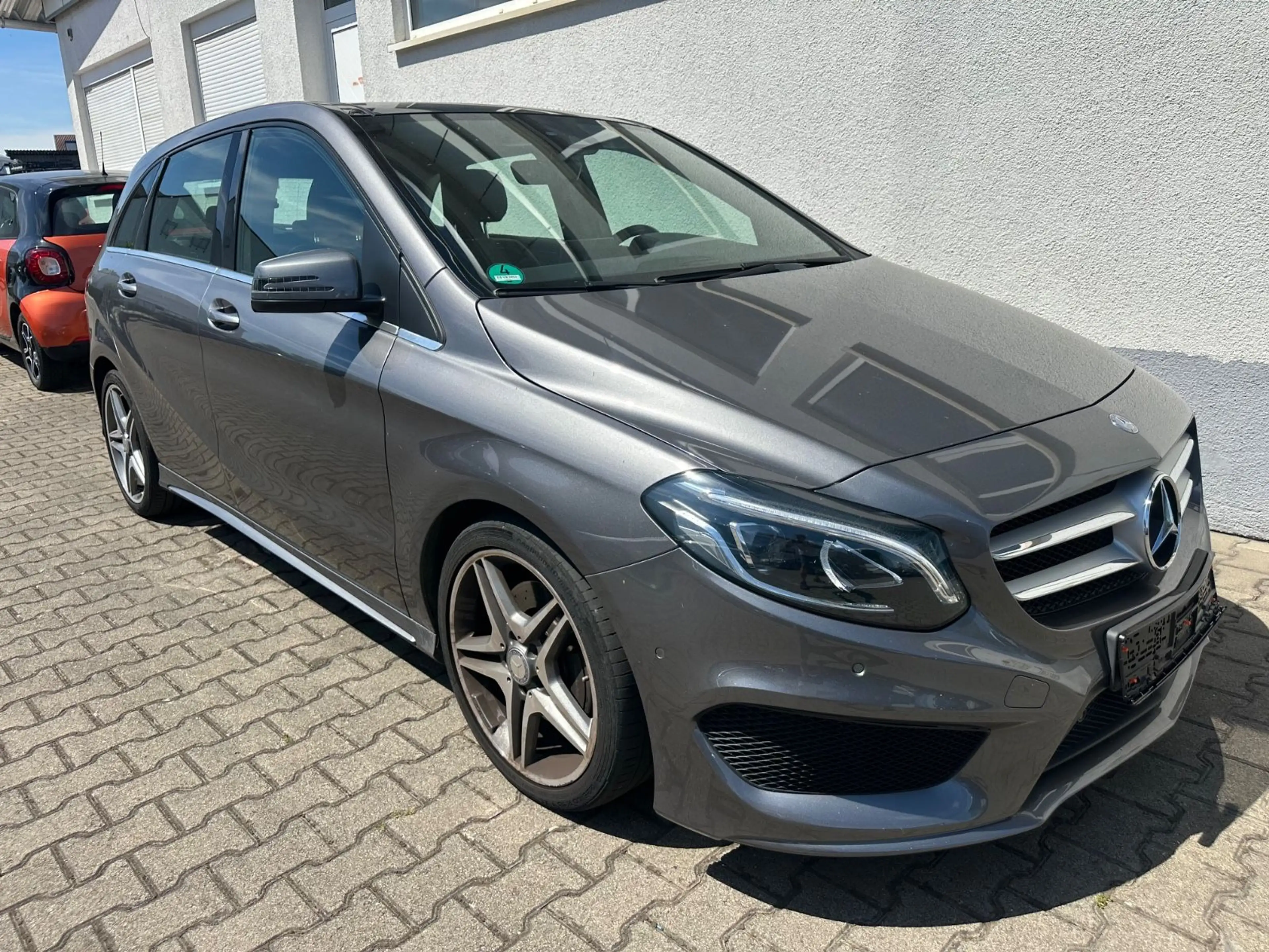Mercedes-Benz B 220 CDI AMG Pannorama/Leder/Bi-Xenon/PDC — photo 15