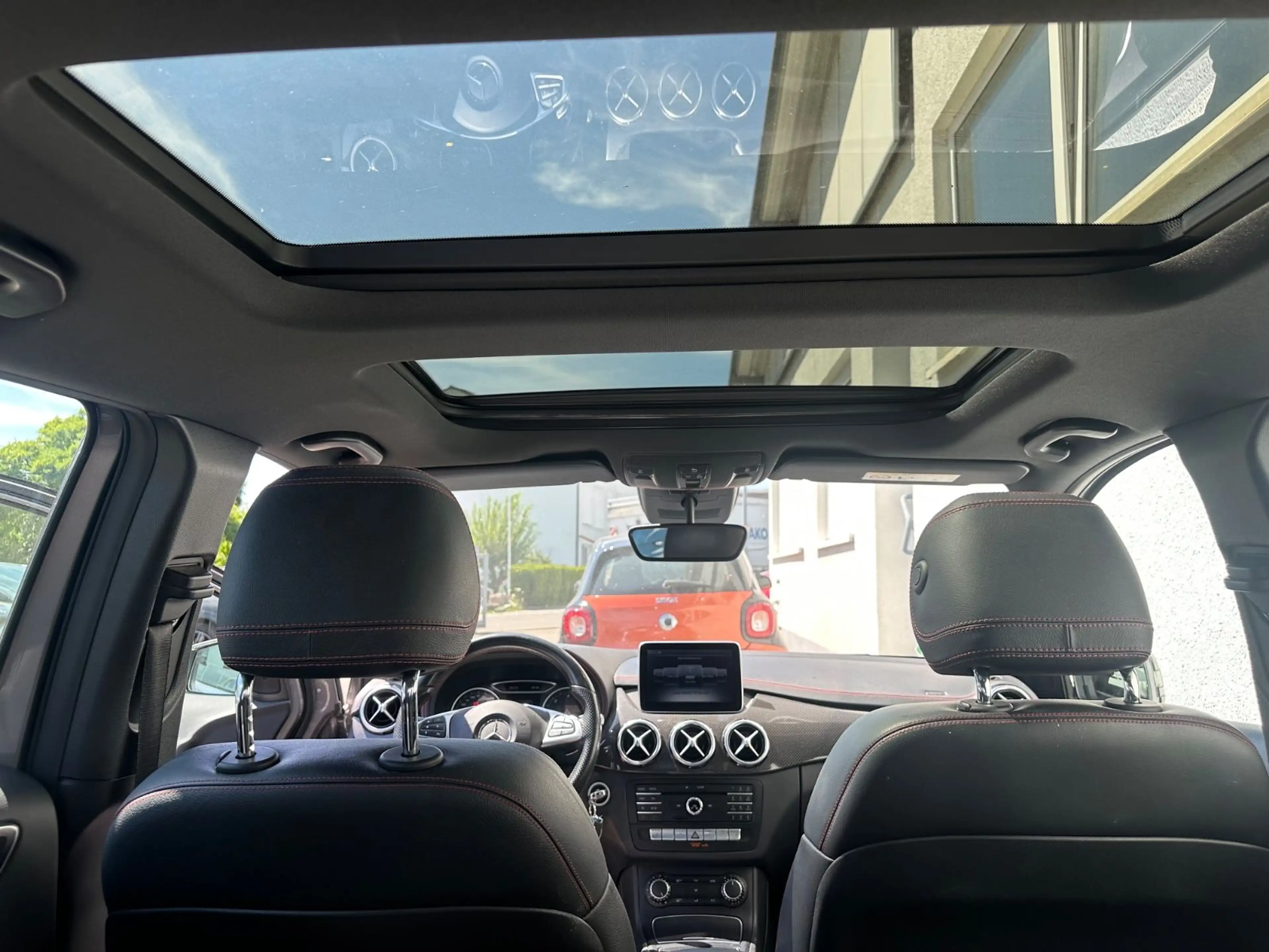 Mercedes-Benz B 220 CDI AMG Pannorama/Leder/Bi-Xenon/PDC — photo 7