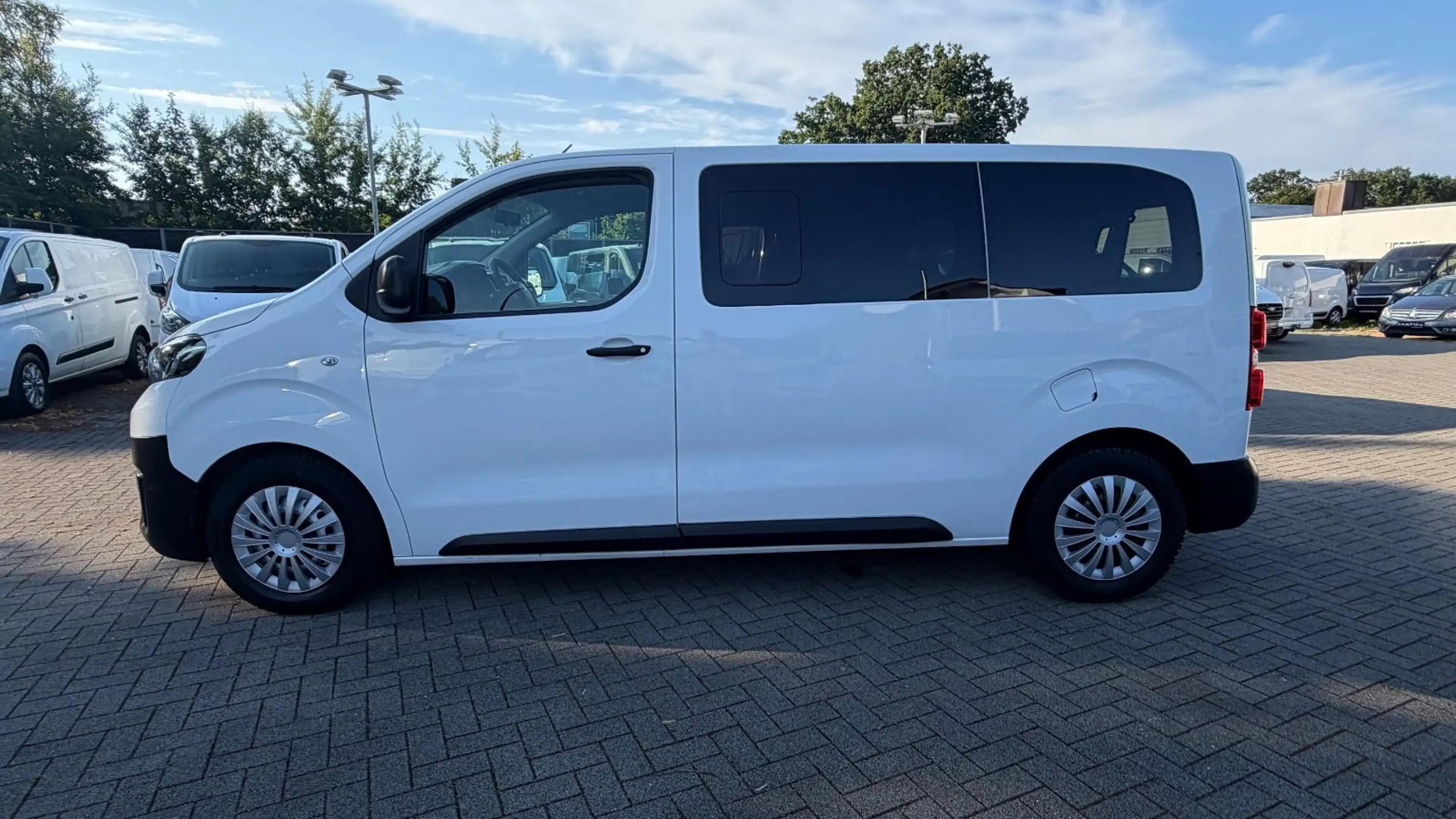 Toyota Proace PROACE VERSO L1 SHUTTLE 9-SITZER/KLIMA/1.HAND — photo 8