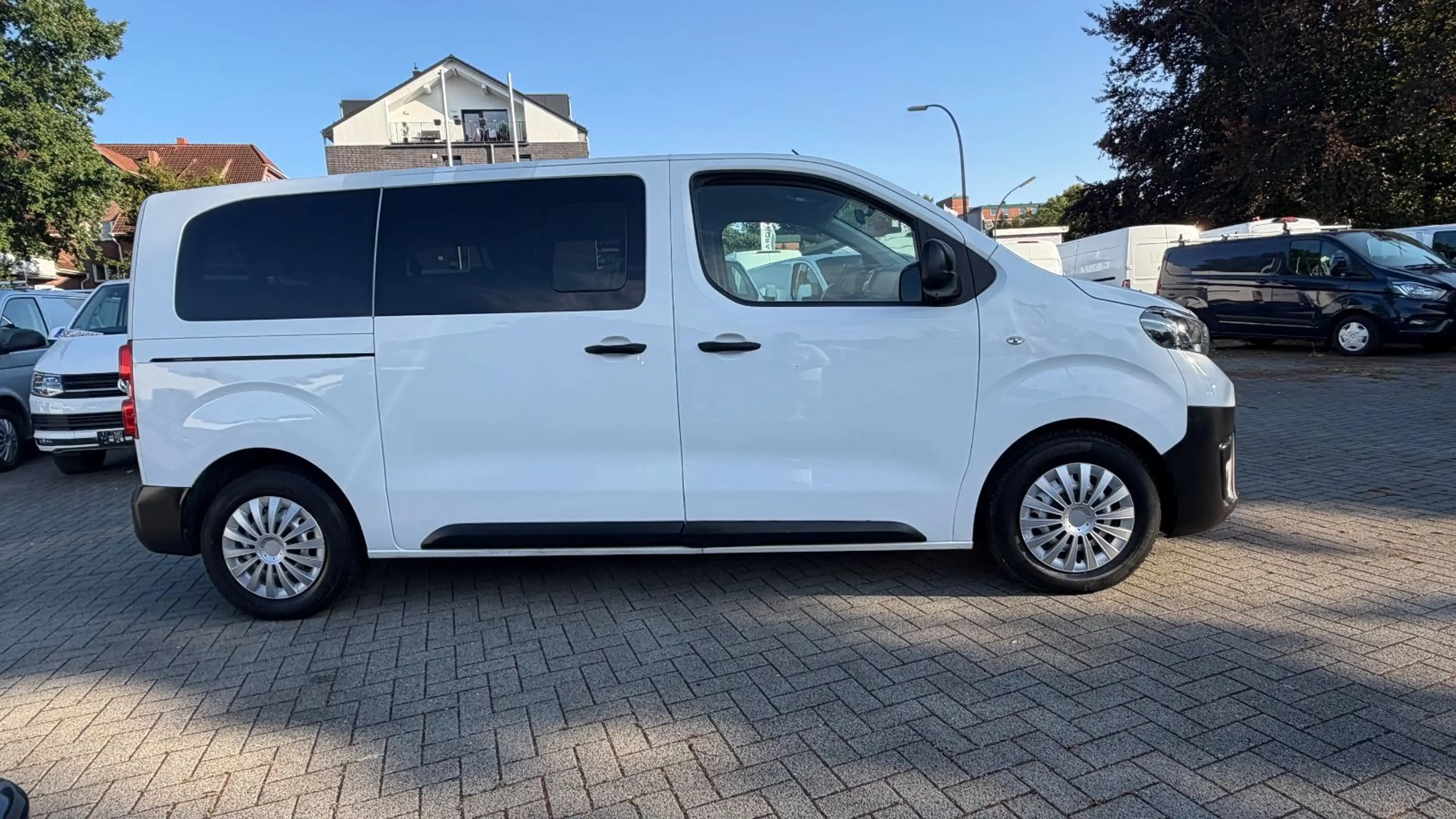 Toyota Proace PROACE VERSO L1 SHUTTLE 9-SITZER/KLIMA/1.HAND — photo 4
