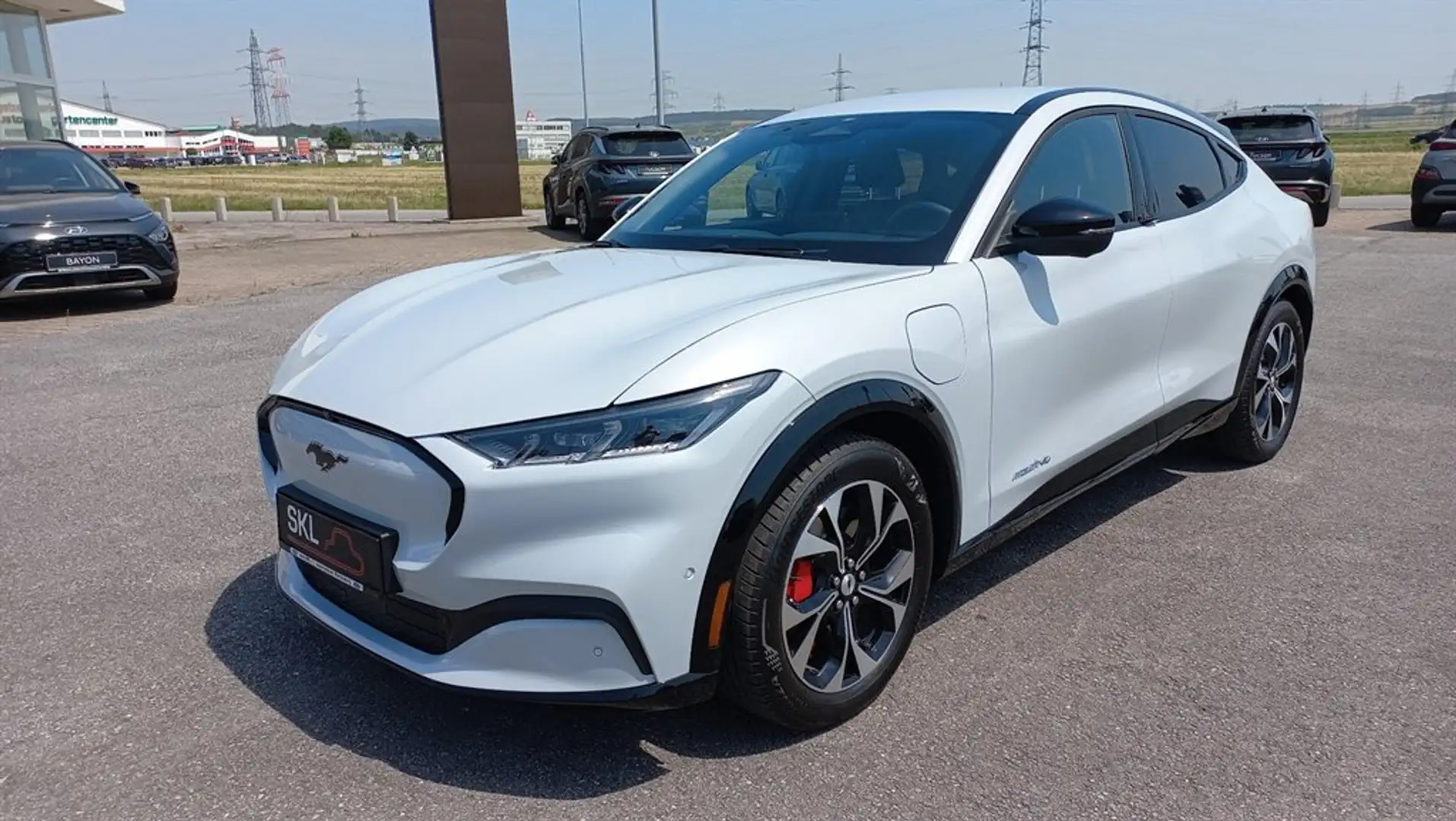 Ford Mustang Mach-E AWD Standard Range mit Techn.Paket Белый - 1