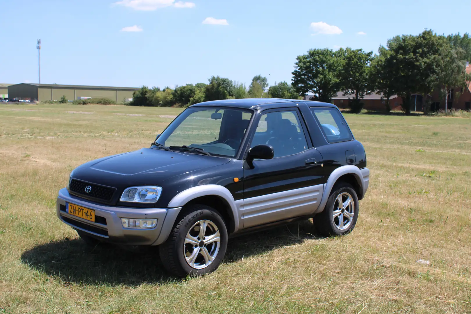 Toyota RAV 4 FunCruiser 2.0i 3DRS Trekhaak 1500kg Airco Zwart - 1