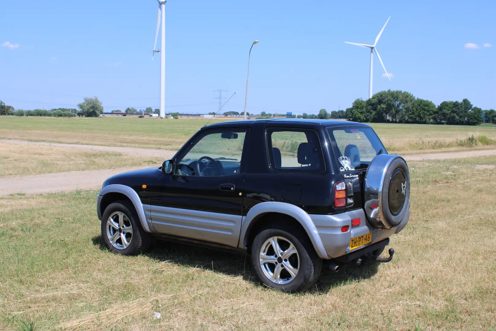 Toyota RAV 4 FunCruiser 2.0i 3DRS Trekhaak 1500kg Airco Zwart - 2