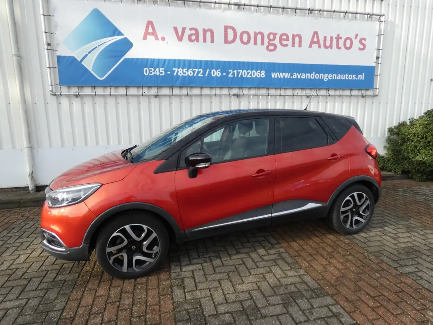 Renault Captur 1.2 TCE Helly Hansen Automaat,Navi,PDC,Trhaak Rouge - 1