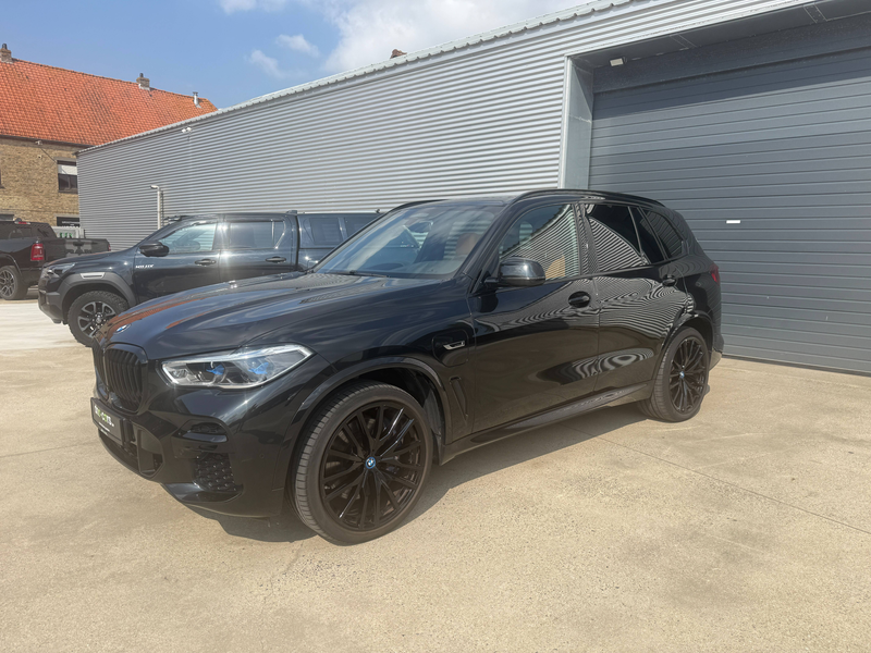 BMW X5 X5 PHEV 3.0A xDrive45e / M Sport / SKY LOUNGE / PANO / TREKHAAK / 22" / HUPD / LAZER — photo 4