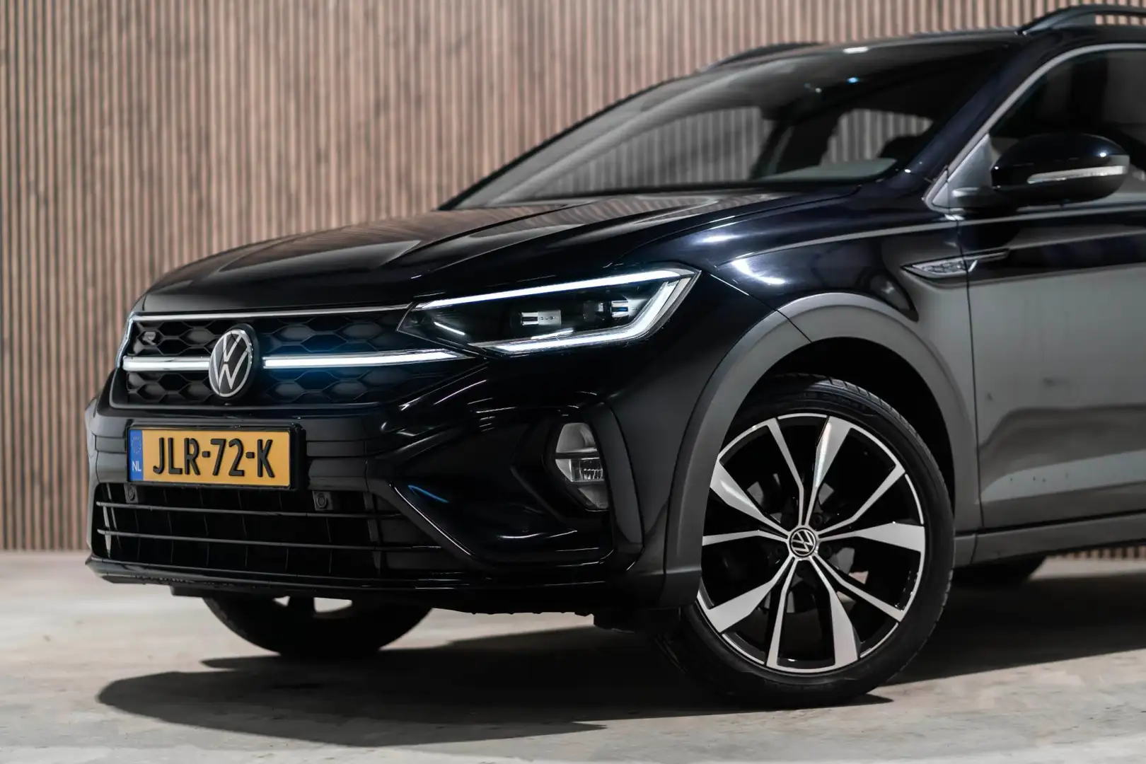 Volkswagen Taigo 1.5 TSI R-Line DSG IQ CAMERA Zwart - 2