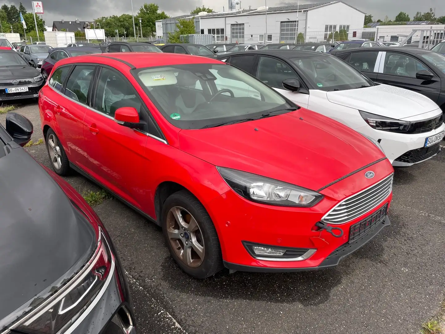 Ford Focus FOCUS 1.0 TITANIUM+AUTOMATIK+MOTORSCHADEN+ Rood - 2
